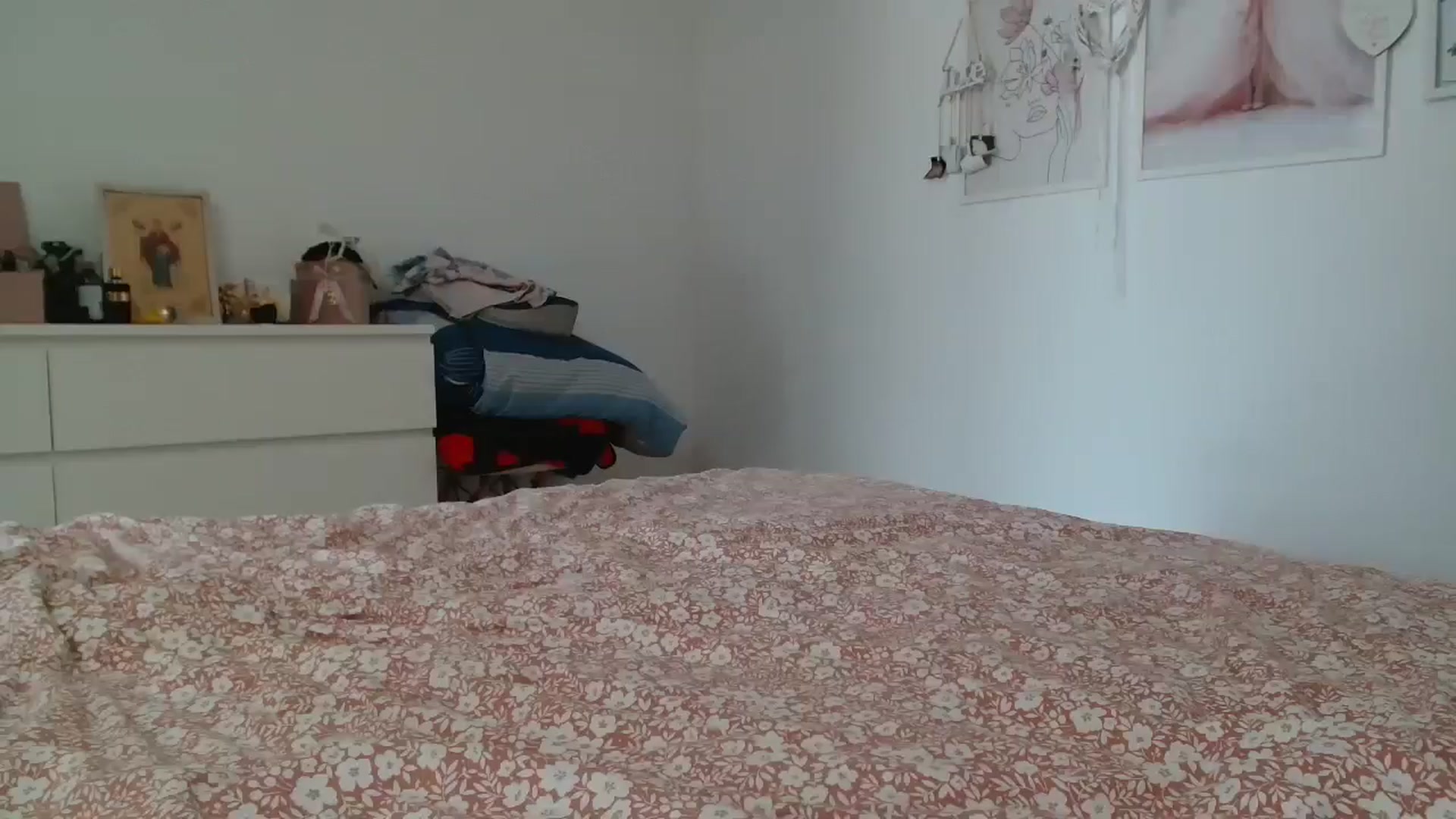 Gallery image thumbnail from Kandy_C's myfreecams stream on, 06/26/2024, 13:32 image 8 of 20