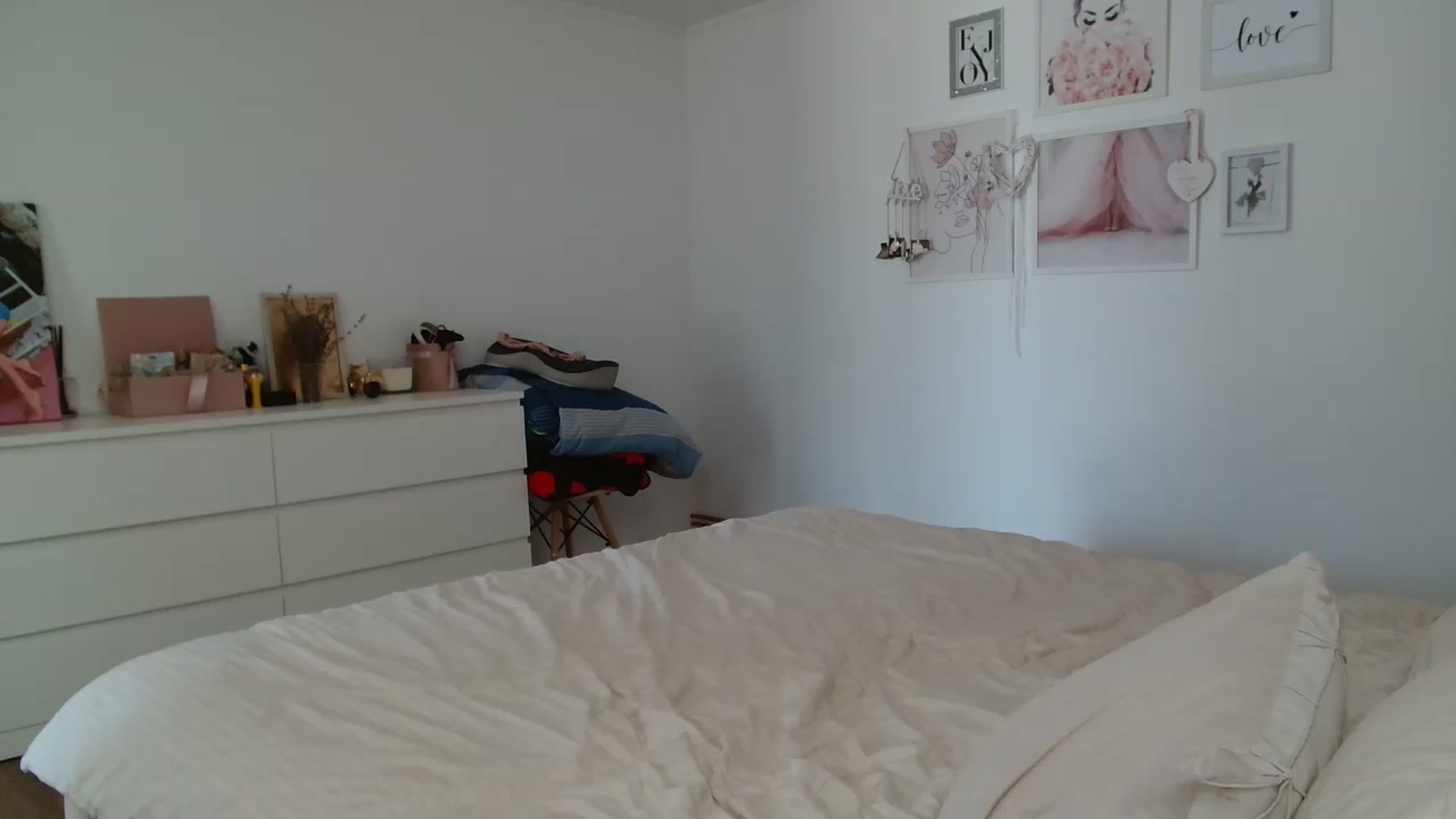 Gallery image thumbnail from Kandy_C's myfreecams stream on, 07/10/2024, 14:53 image 1 of 20