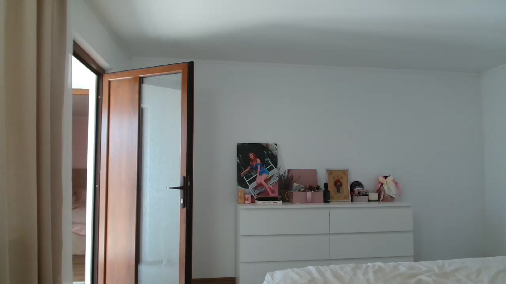 Gallery image thumbnail from Kandy_C's myfreecams stream on, 08/12/2024, 13:23 image 9 of 20