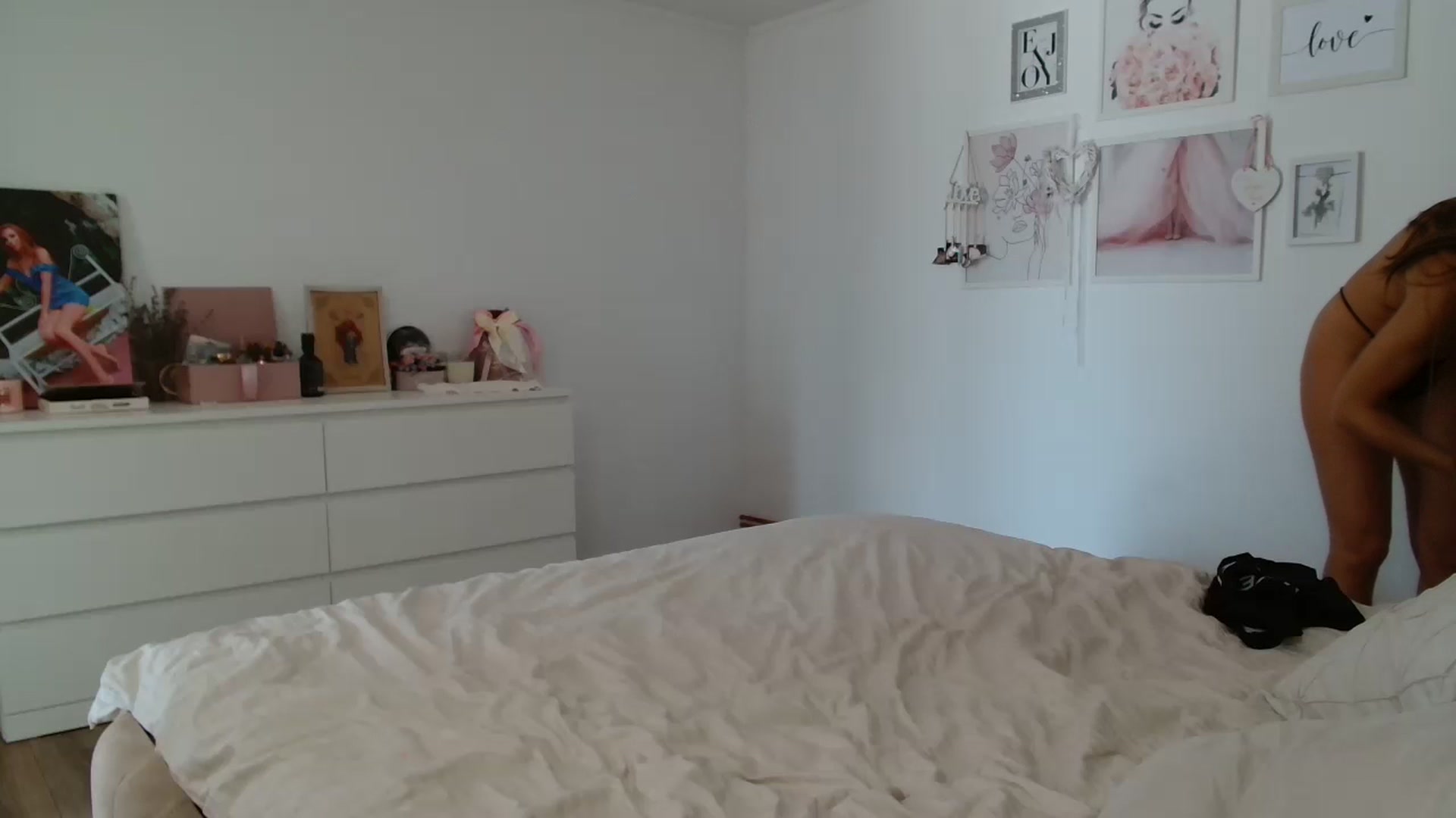 Gallery image thumbnail from Kandy_C's myfreecams stream on, 08/12/2024, 13:23 image 10 of 20