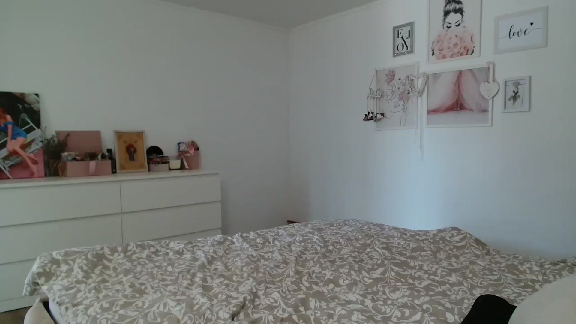Gallery image thumbnail from Kandy_C's myfreecams stream on, 08/23/2024, 14:52 image 10 of 20