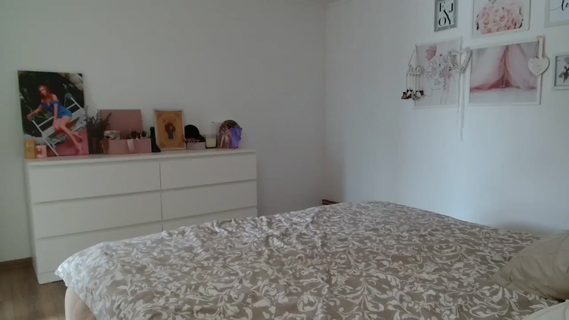 Gallery image thumbnail from Kandy_C's myfreecams stream on, 08/29/2024, 13:54 image 3 of 20