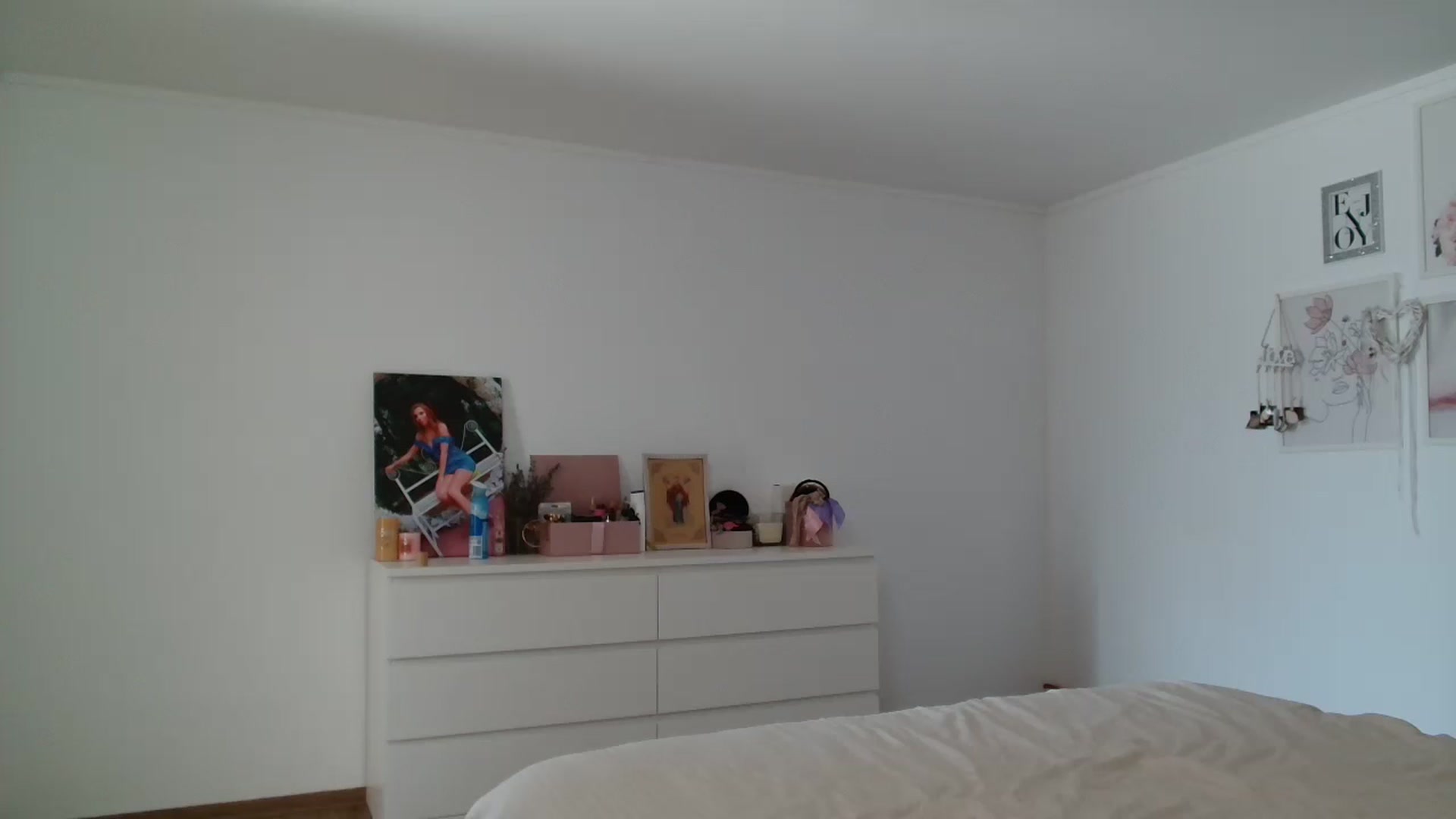 Gallery image thumbnail from Kandy_C's myfreecams stream on, 09/12/2024, 12:40 image 4 of 20