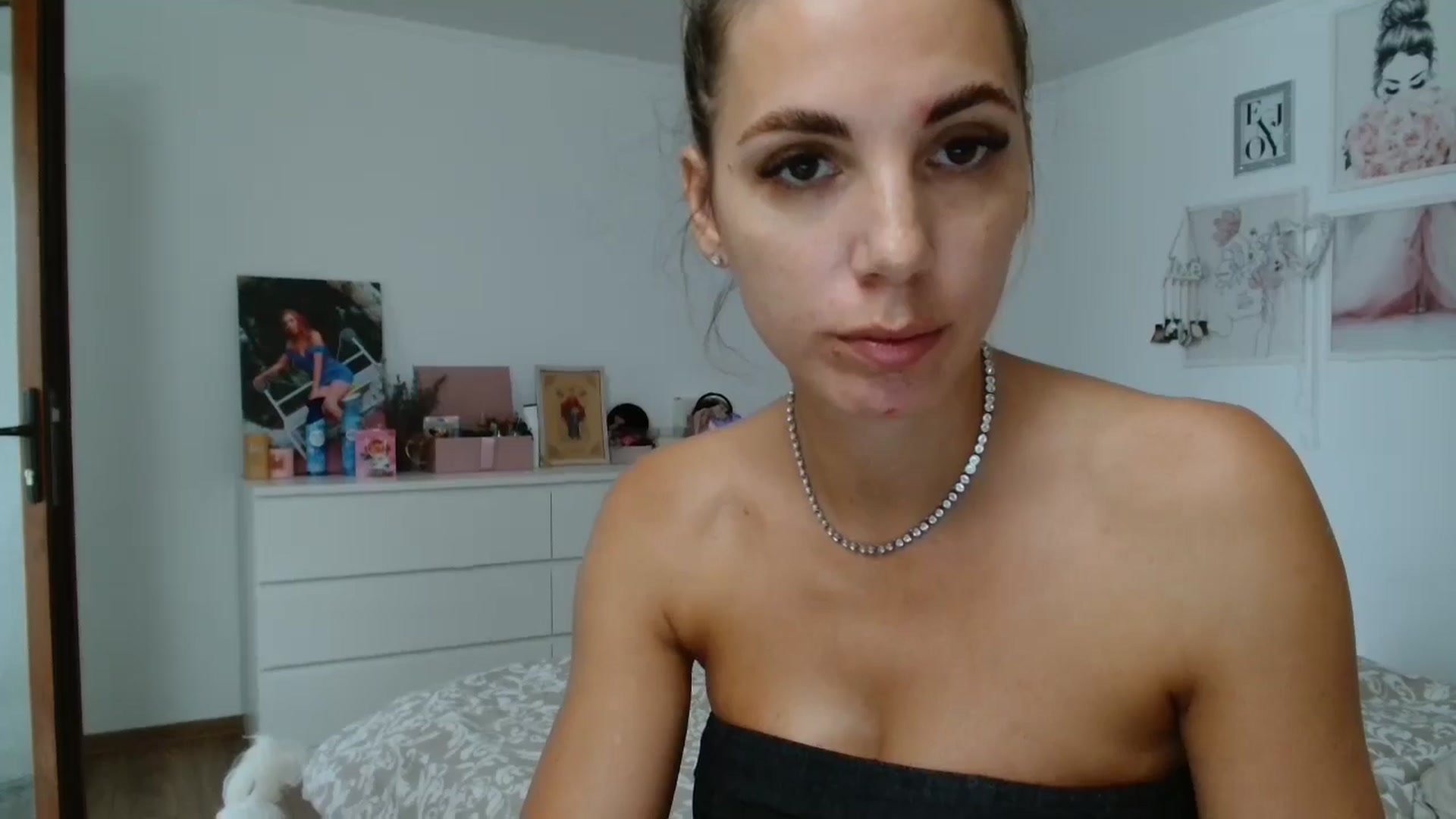 Gallery image thumbnail from Kandy_C's myfreecams stream on, 09/19/2024, 13:05 image 17 of 20