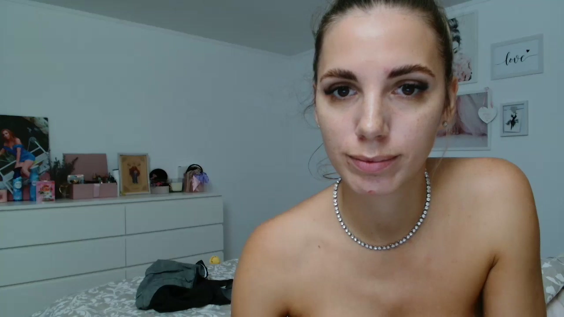 Gallery image thumbnail from Kandy_C's myfreecams stream on, 09/19/2024, 14:08 image 12 of 20
