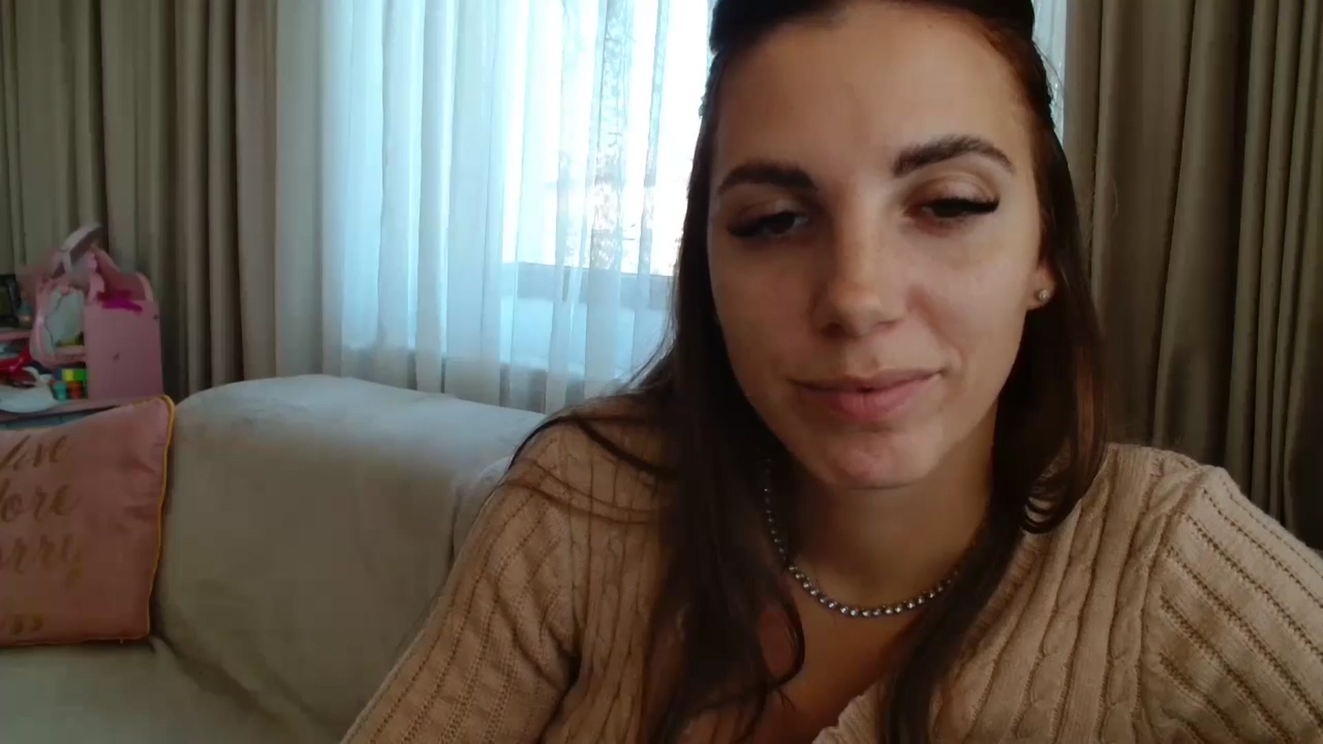 Gallery image thumbnail from Kandy_C's myfreecams stream on, 10/15/2024, 13:53 image 3 of 20