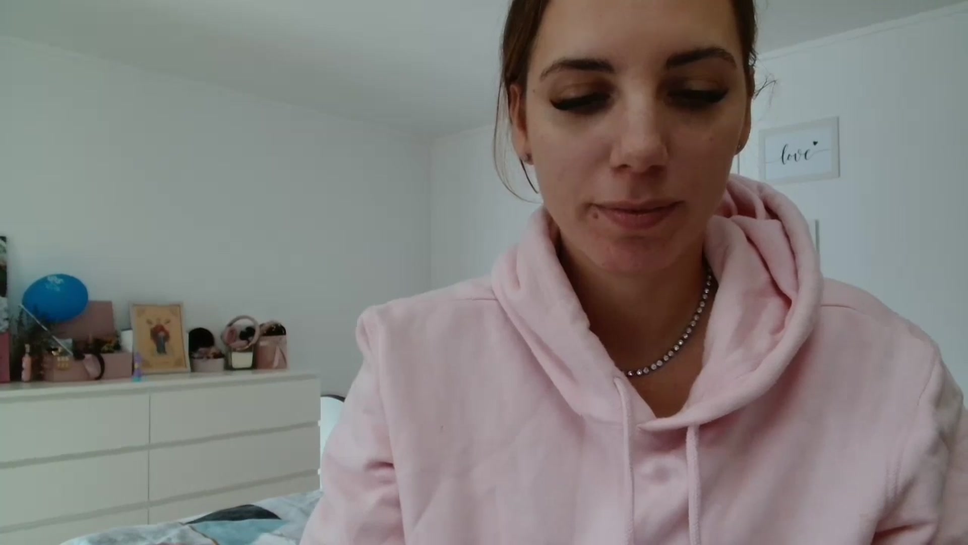 Gallery image thumbnail from Kandy_C's myfreecams stream on, 12/02/2024, 11:54 image 6 of 20