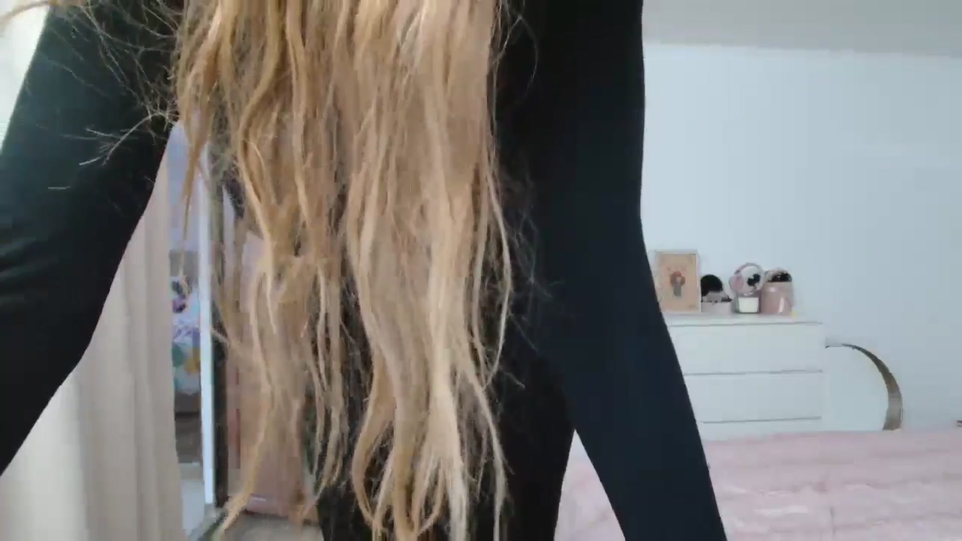 Gallery image thumbnail from Kandy_C's myfreecams stream on, 12/07/2024, 13:39 image 8 of 20