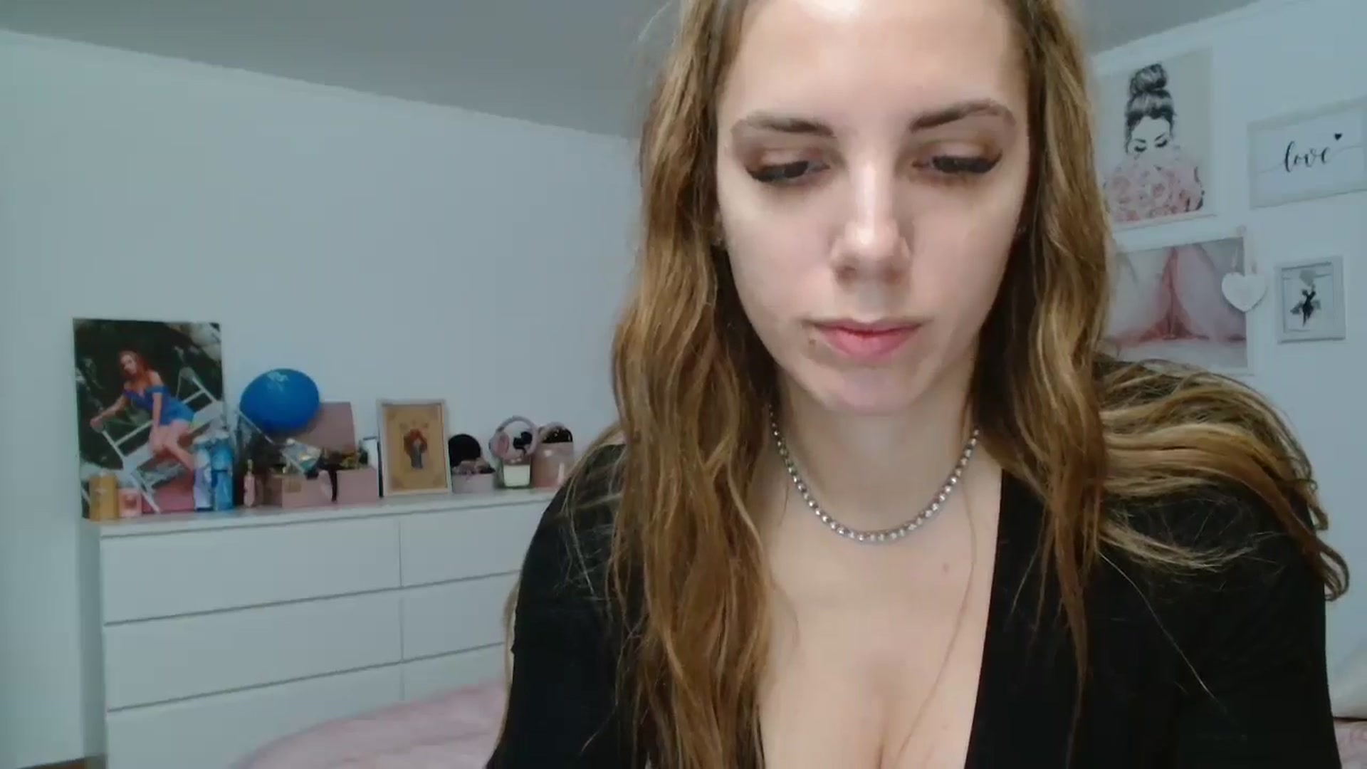 Gallery image thumbnail from Kandy_C's myfreecams stream on, 12/07/2024, 15:15 image 2 of 20