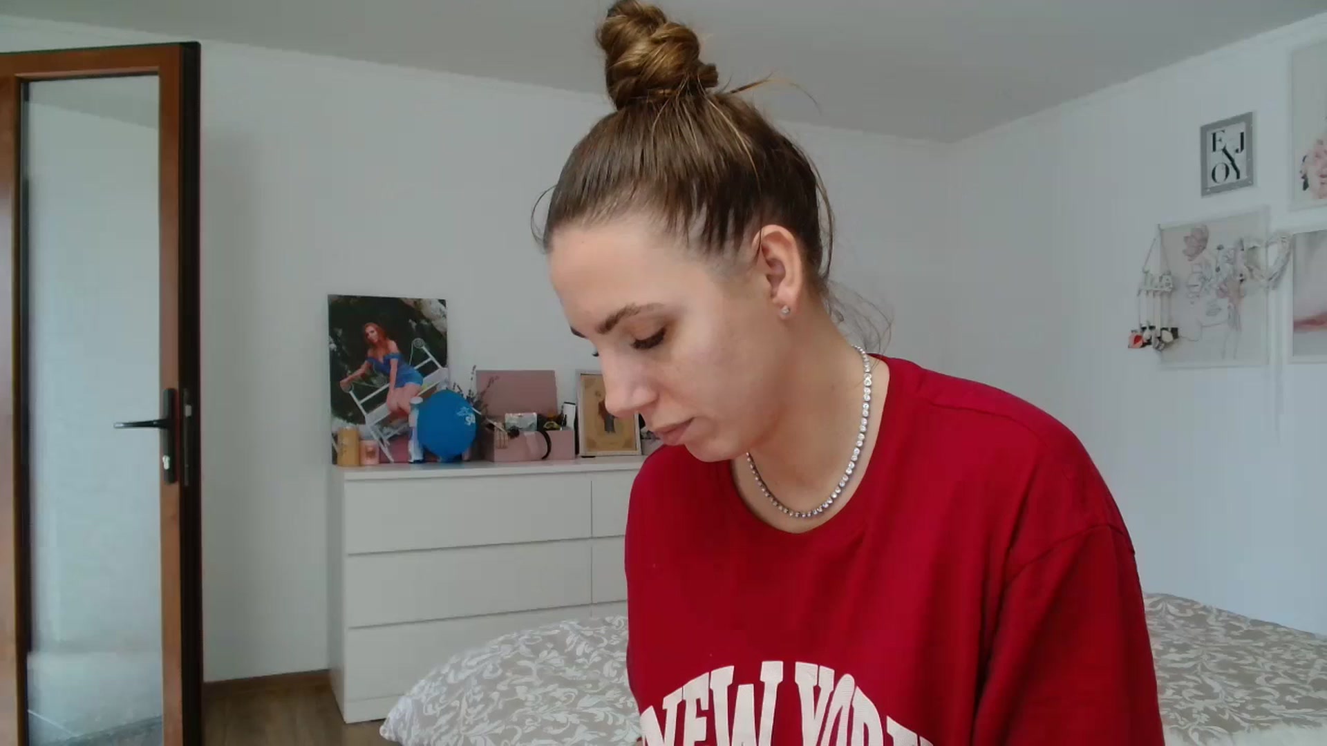 Gallery image thumbnail from Kandy_C's myfreecams stream on, 12/11/2024, 13:35 image 1 of 20
