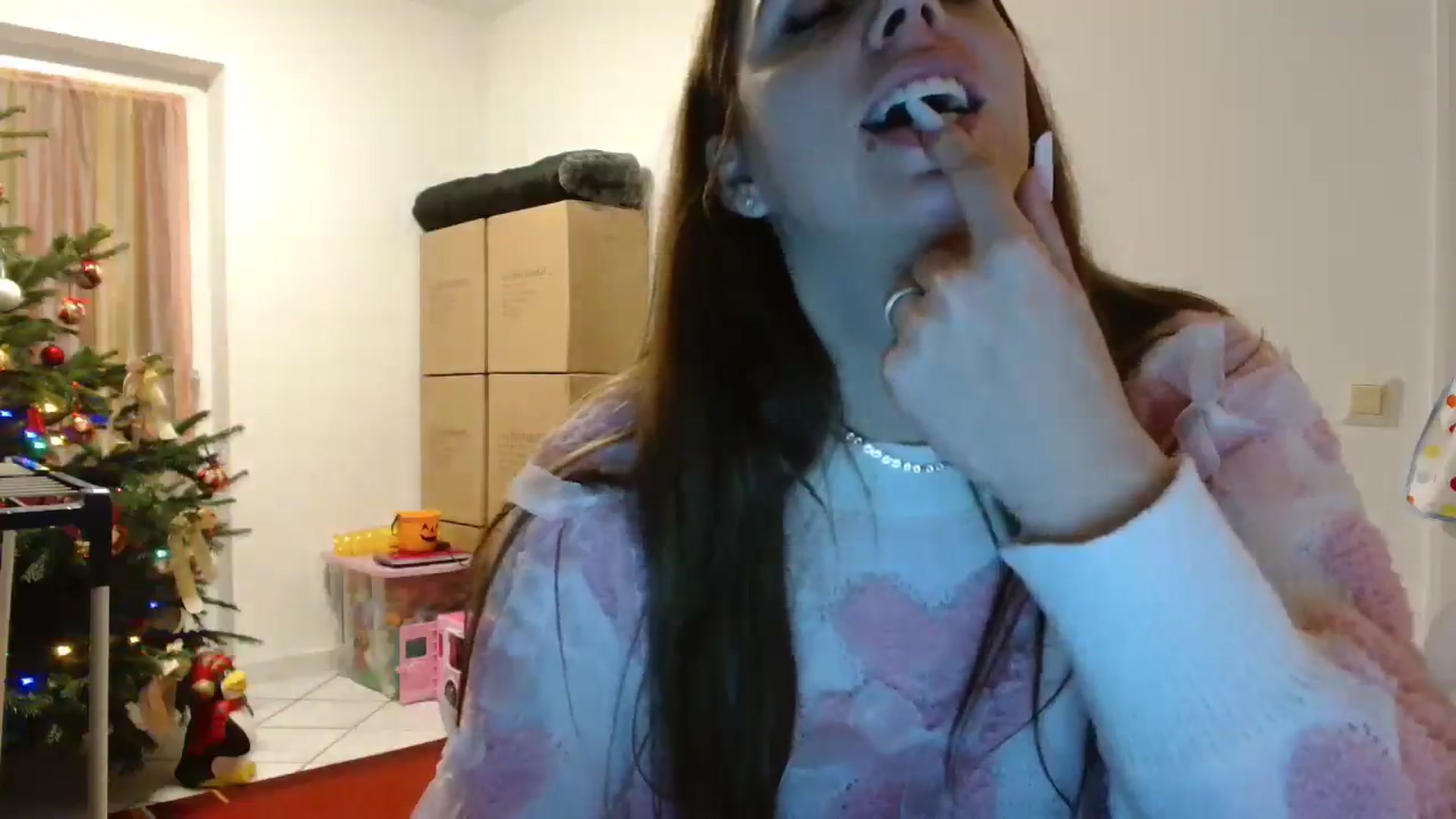 Gallery image thumbnail from Kandy_C's myfreecams stream on, 12/28/2024, 17:36 image 12 of 20