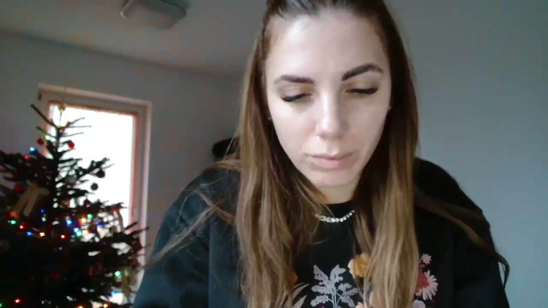 Gallery image thumbnail from Kandy_C's myfreecams stream on, 12/30/2024, 15:03 image 14 of 20