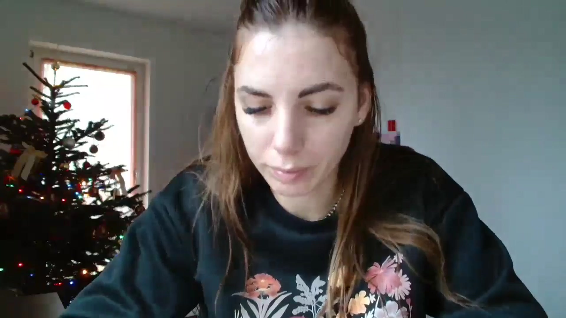 Gallery image thumbnail from Kandy_C's myfreecams stream on, 12/30/2024, 15:03 image 3 of 20