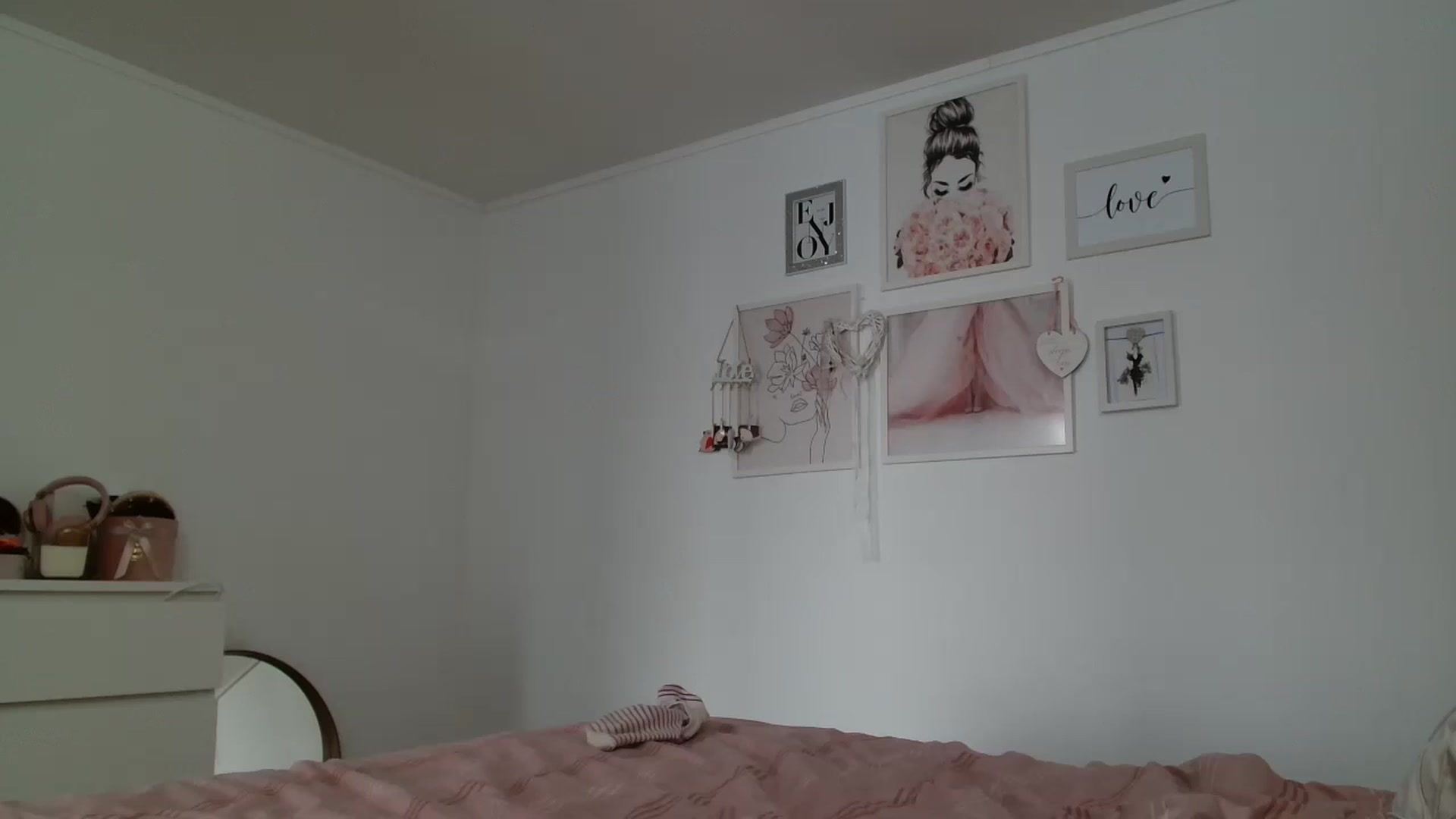 Gallery image thumbnail from Kandy_C's myfreecams stream on, 01/13/2025, 12:49 image 17 of 20