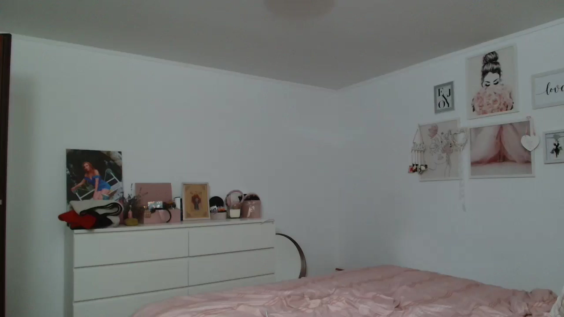 Gallery image thumbnail from Kandy_C's myfreecams stream on, 01/13/2025, 14:29 image 17 of 20