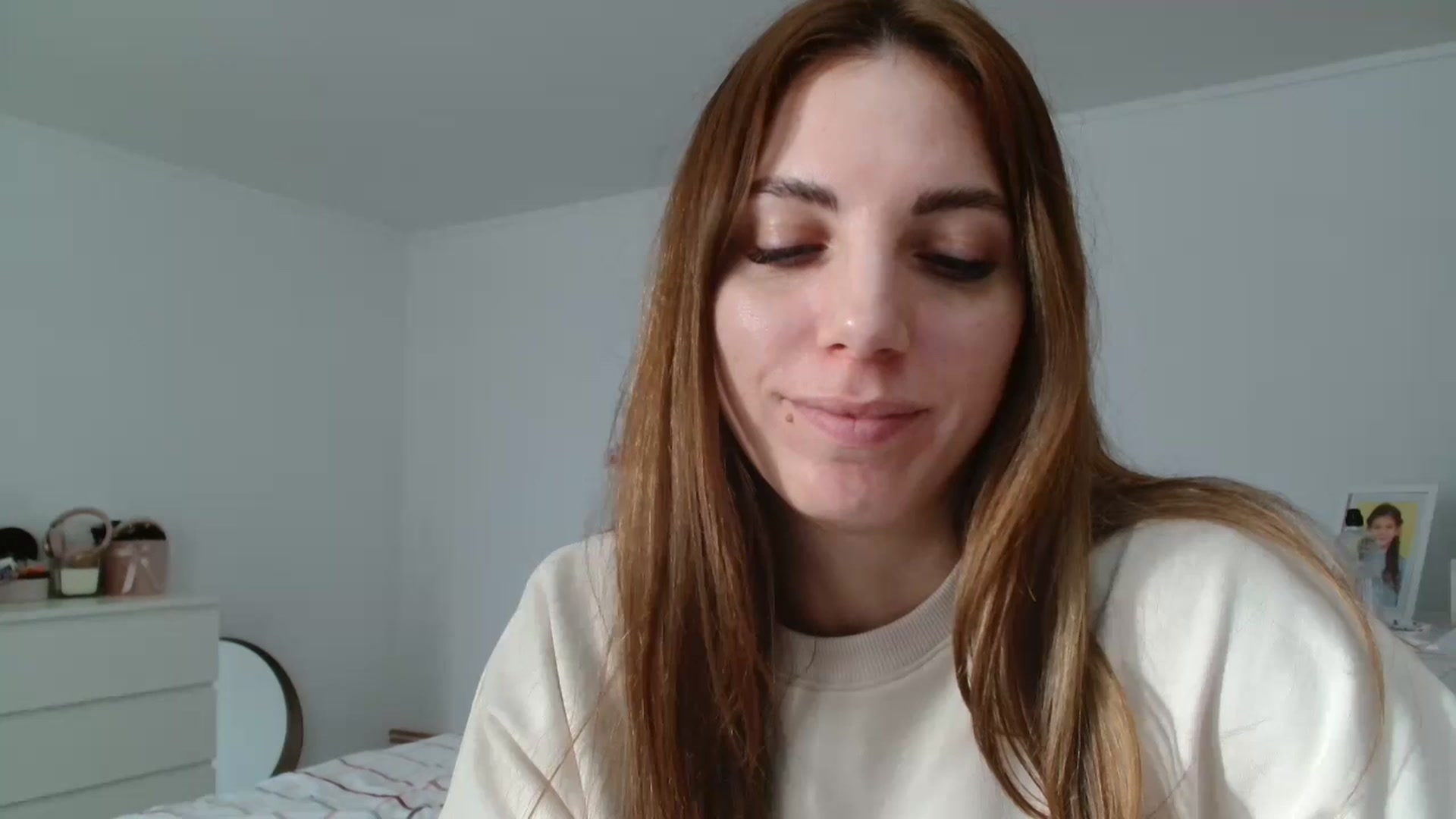 Gallery image thumbnail from Kandy_C's myfreecams stream on, 01/20/2025, 14:49 image 4 of 20