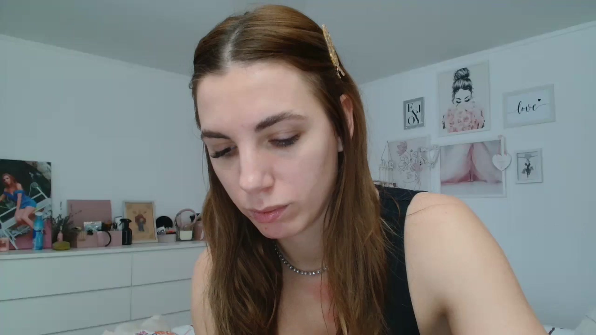 Gallery image thumbnail from Kandy_C's myfreecams stream on, 01/22/2025, 13:16 image 7 of 20