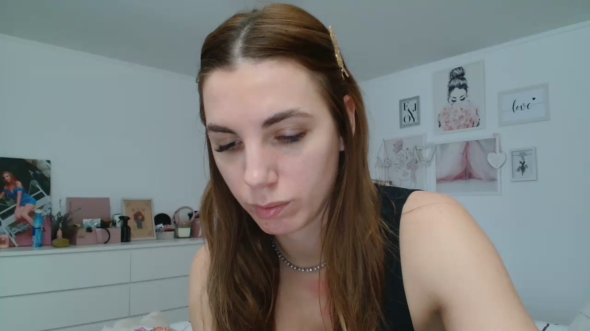Gallery image thumbnail from Kandy_C's myfreecams stream on, 01/22/2025, 13:16 image 9 of 20