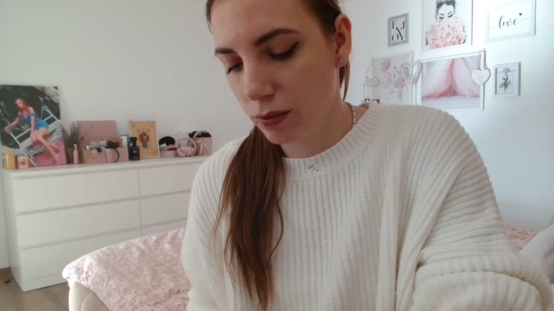 Gallery image thumbnail from Kandy_C's myfreecams stream on, 01/28/2025, 12:48 image 10 of 20