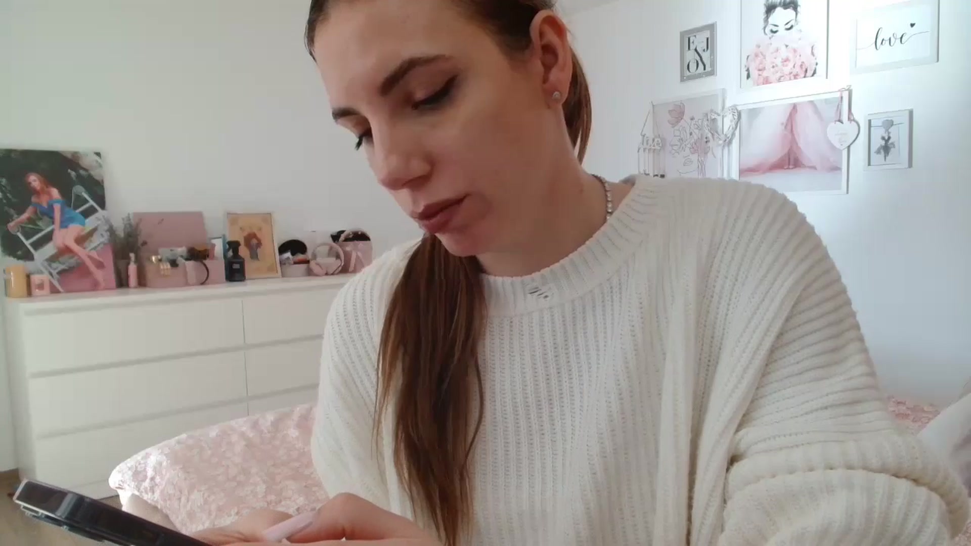 Gallery image thumbnail from Kandy_C's myfreecams stream on, 01/28/2025, 12:48 image 9 of 20