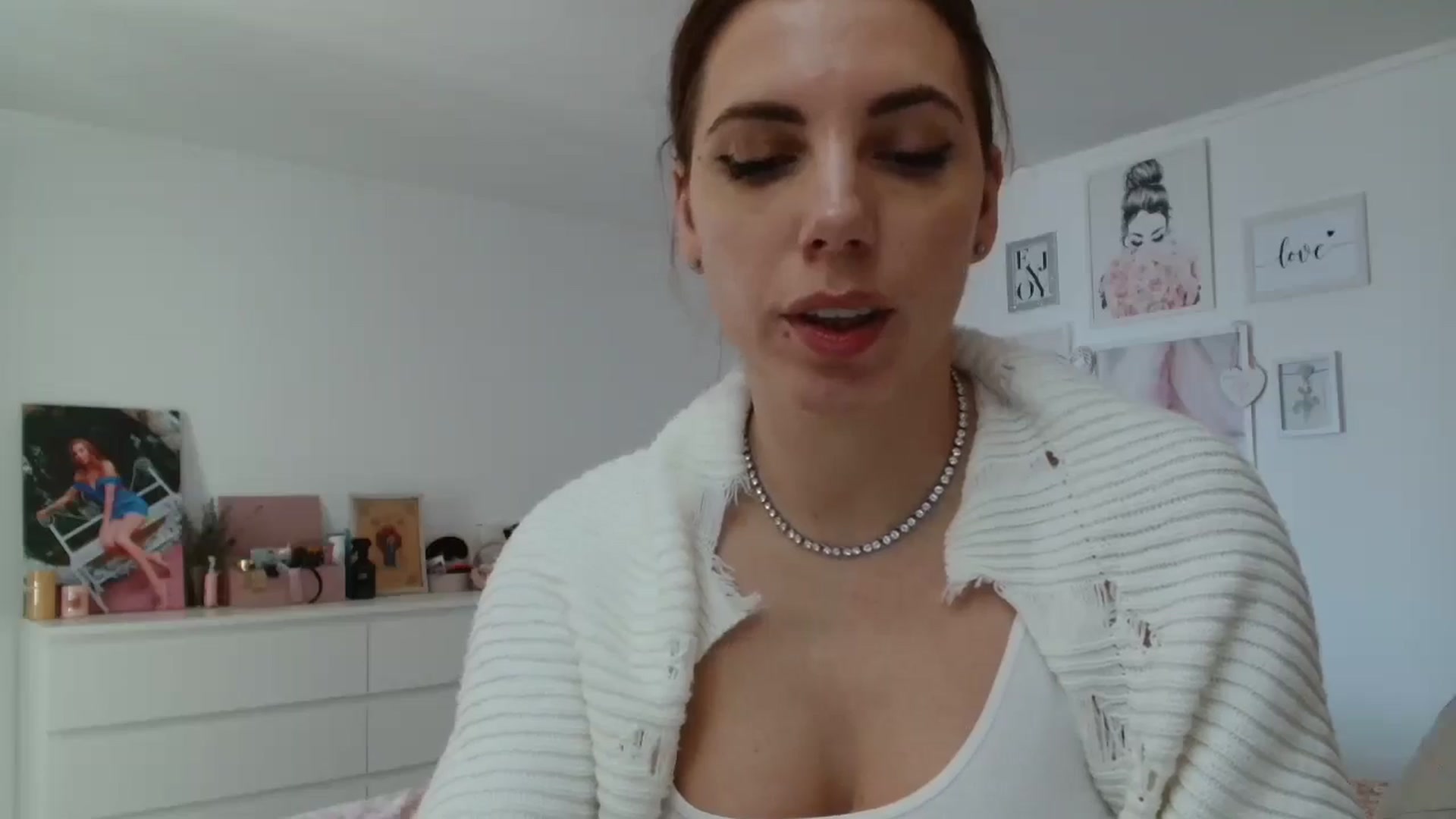 Gallery image thumbnail from Kandy_C's myfreecams stream on, 01/28/2025, 13:22 image 18 of 20
