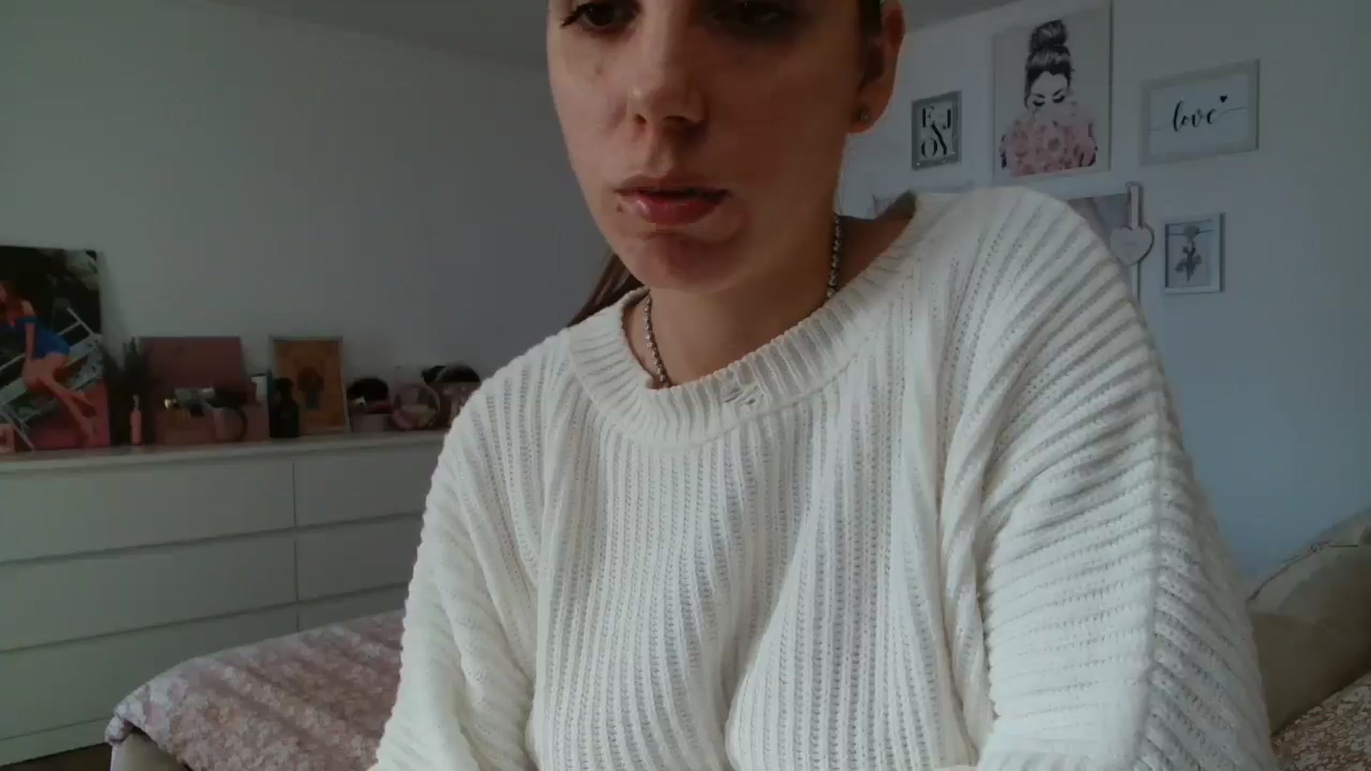 Gallery image thumbnail from Kandy_C's myfreecams stream on, 01/29/2025, 14:25 image 4 of 20
