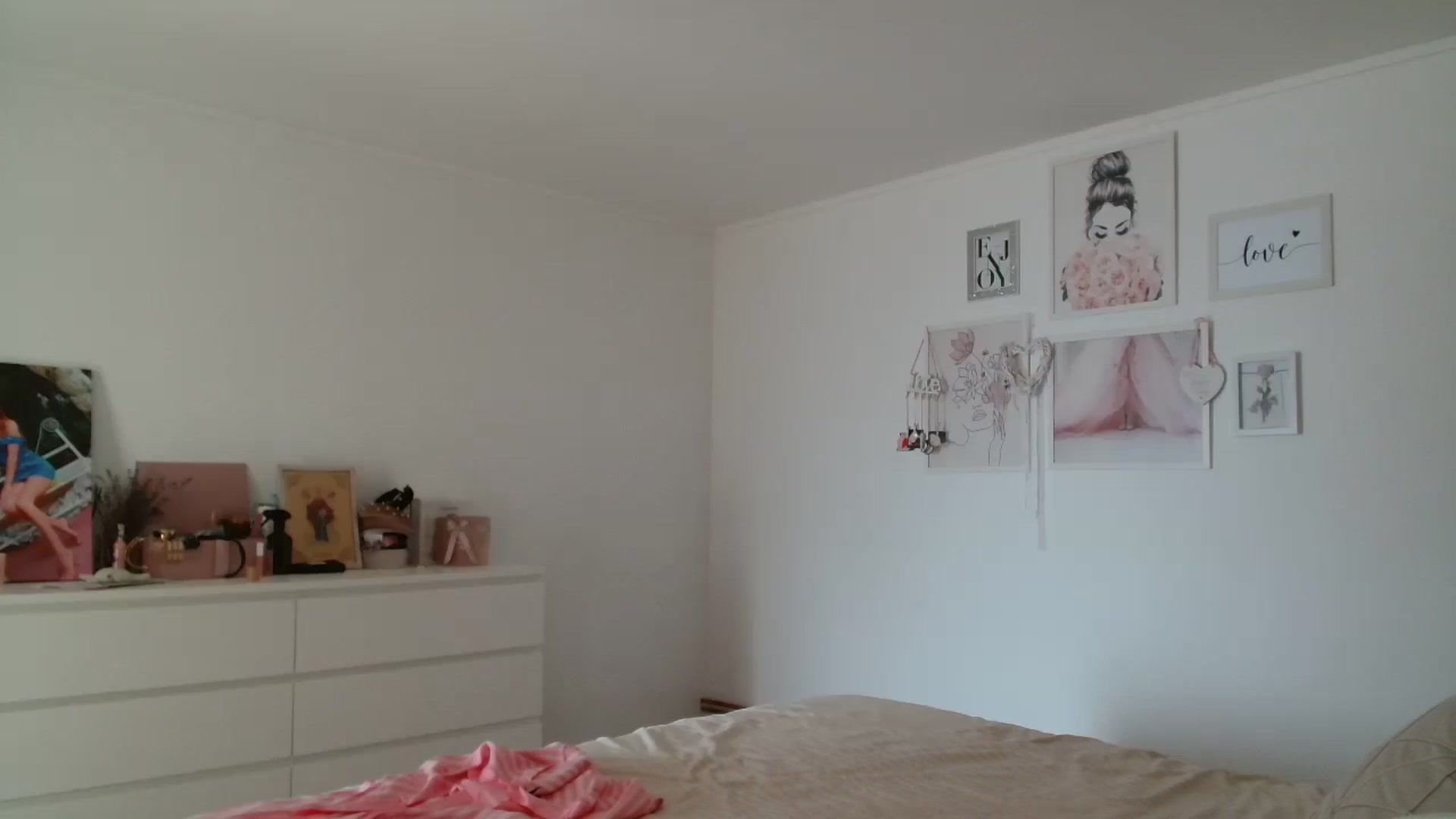 Gallery image thumbnail from Kandy_C's myfreecams stream on, 02/14/2025, 13:24 image 4 of 20