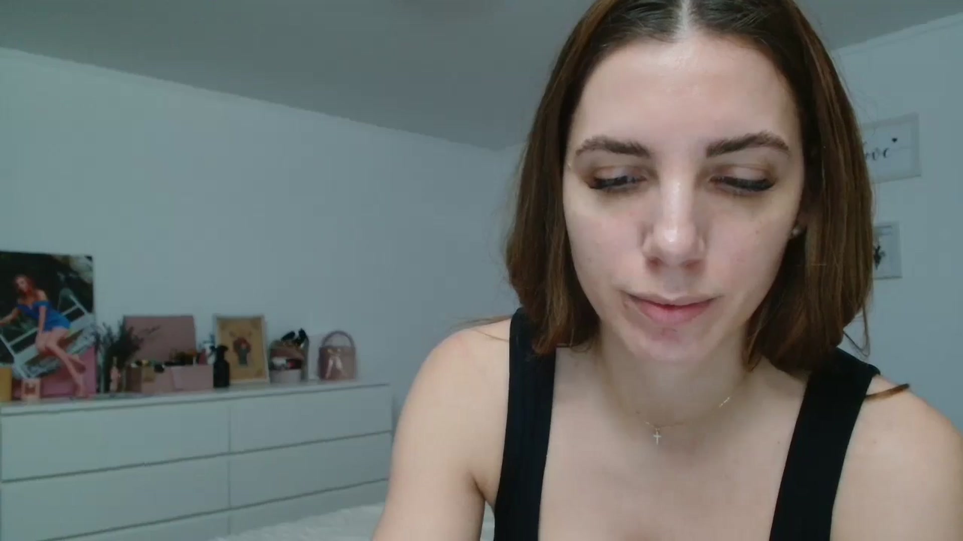 Gallery image thumbnail from Kandy_C's myfreecams stream on, 02/19/2025, 16:39 image 15 of 20