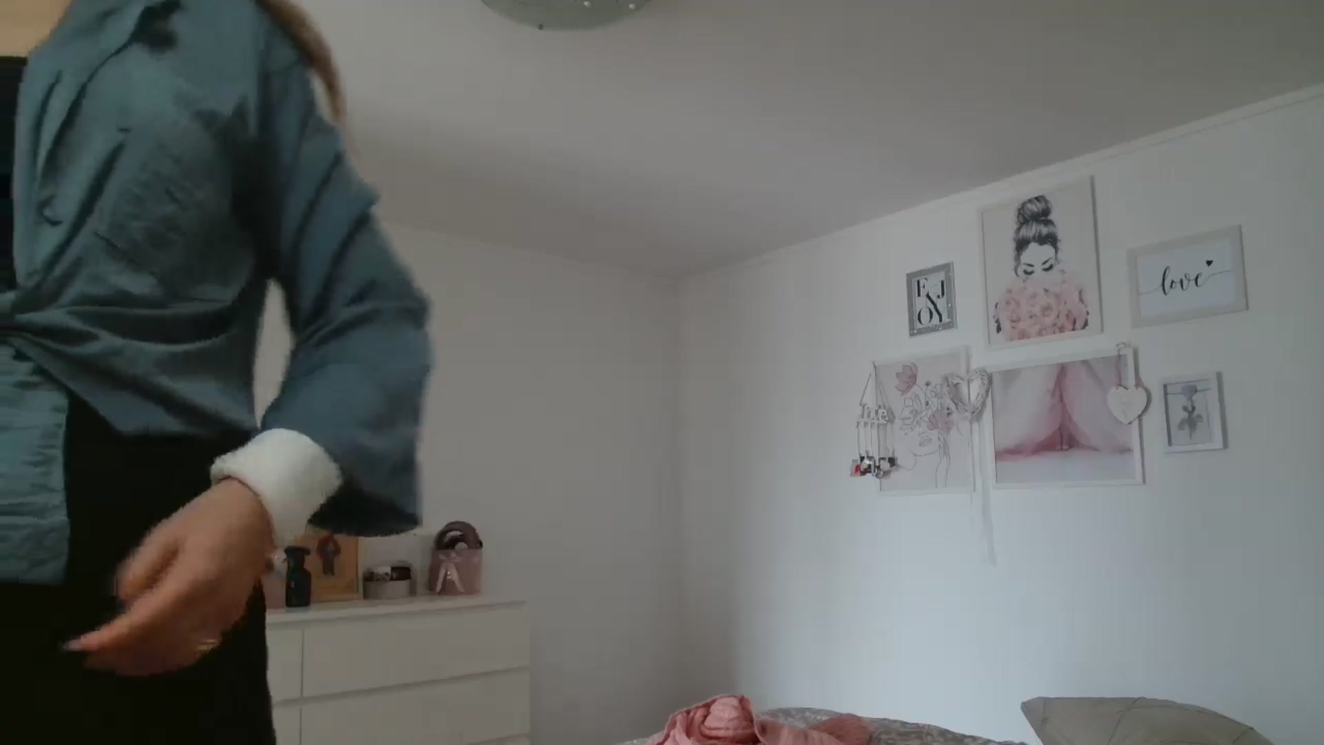 Gallery image thumbnail from Kandy_C's myfreecams stream on, 03/03/2025, 12:26 image 14 of 20