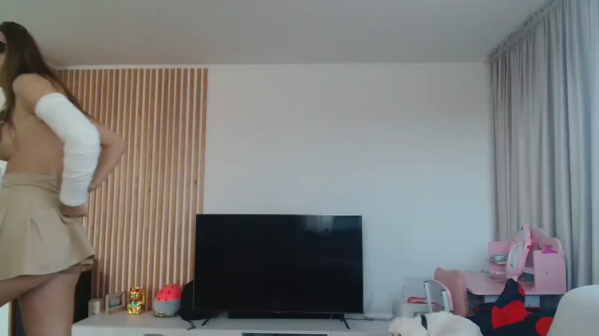 Gallery image thumbnail from Kandy_C's myfreecams stream on, 03/04/2025, 13:22 image 6 of 20