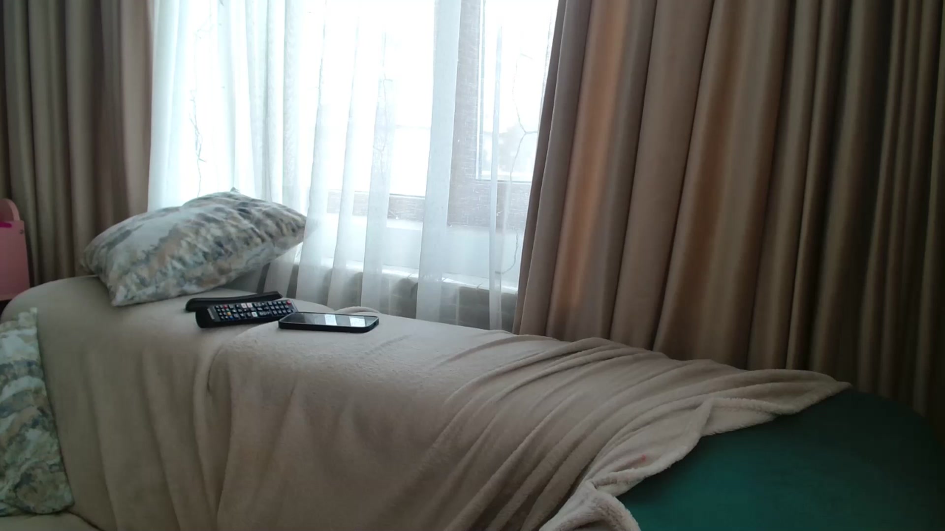 Gallery image thumbnail from Kandy_C's myfreecams stream on, 03/12/2025, 14:47 image 10 of 20