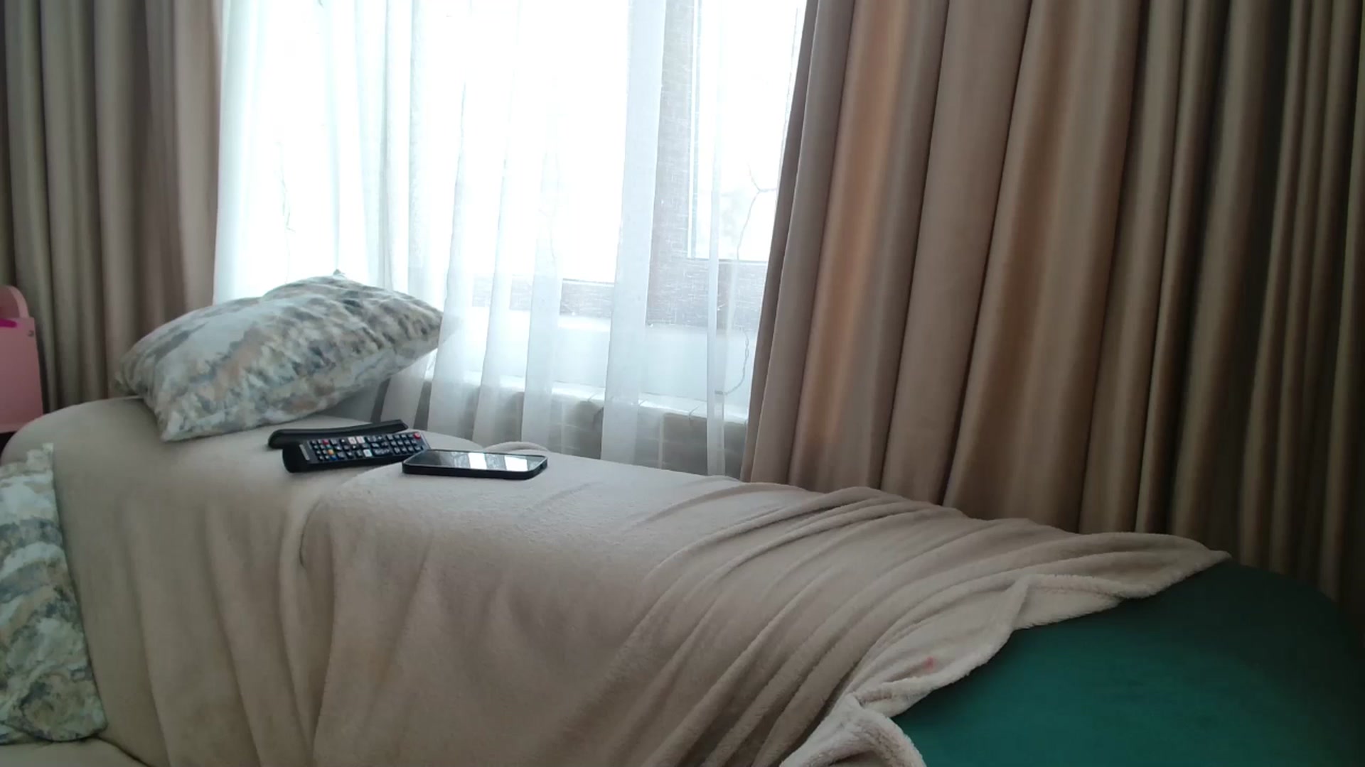 Gallery image thumbnail from Kandy_C's myfreecams stream on, 03/12/2025, 14:47 image 9 of 20