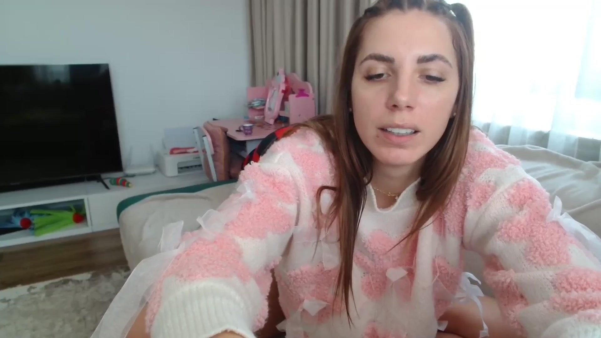 Gallery image thumbnail from Kandy_C's myfreecams stream on, 03/13/2025, 13:27 image 11 of 20