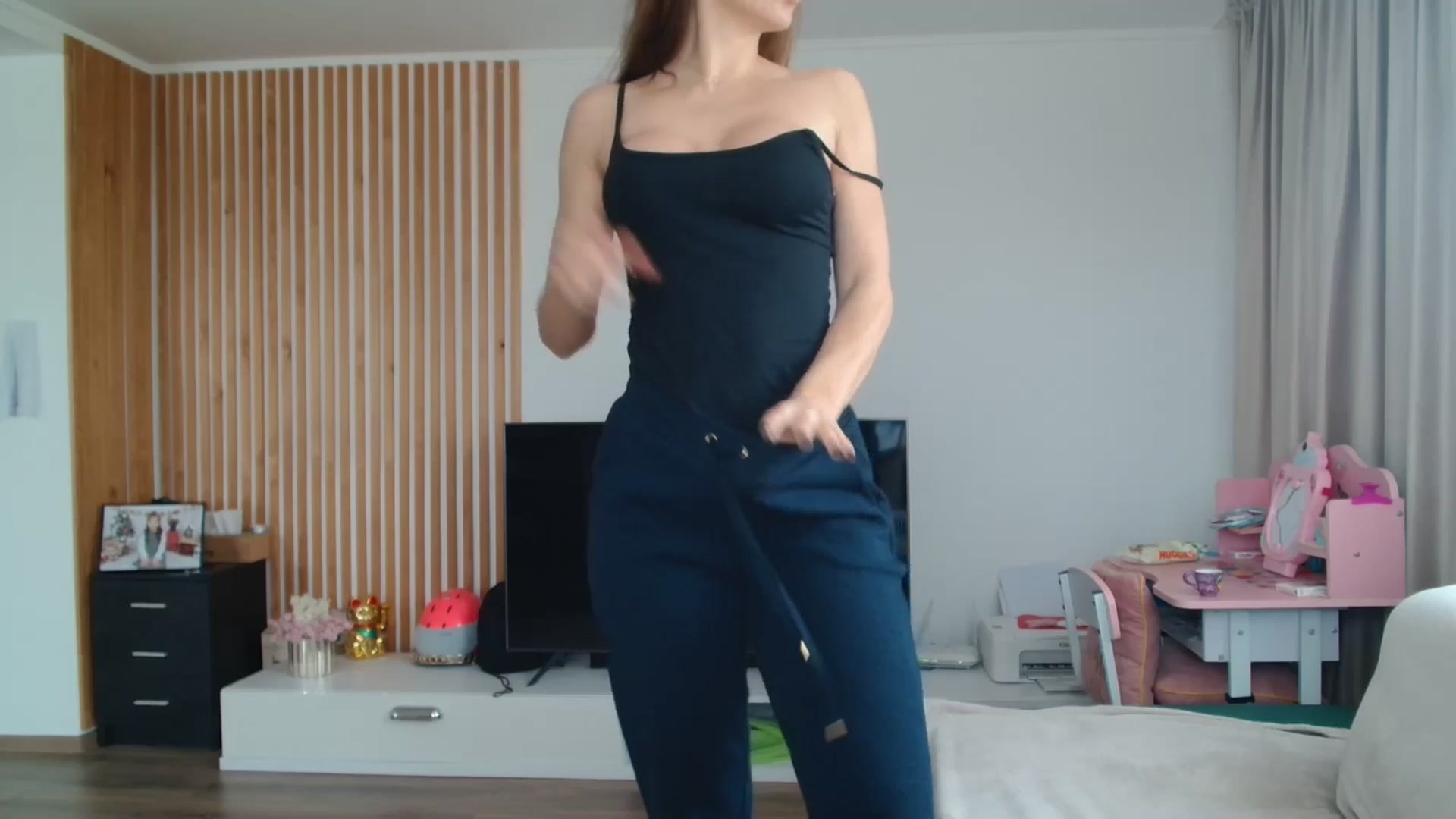 Gallery image thumbnail from Kandy_C's myfreecams stream on, 03/27/2025, 14:56 image 7 of 20