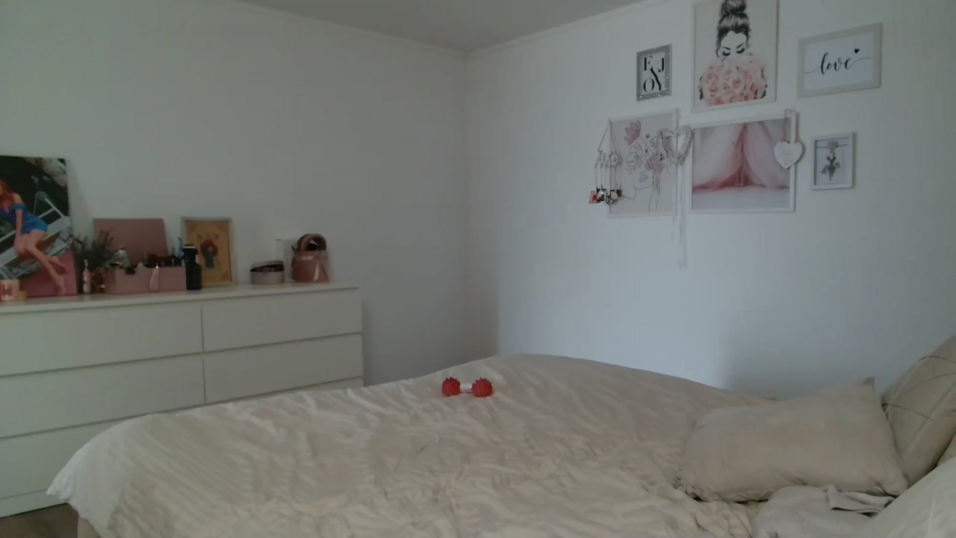 Gallery image thumbnail from Kandy_C's myfreecams stream on, 04/12/2025, 11:11 image 10 of 20