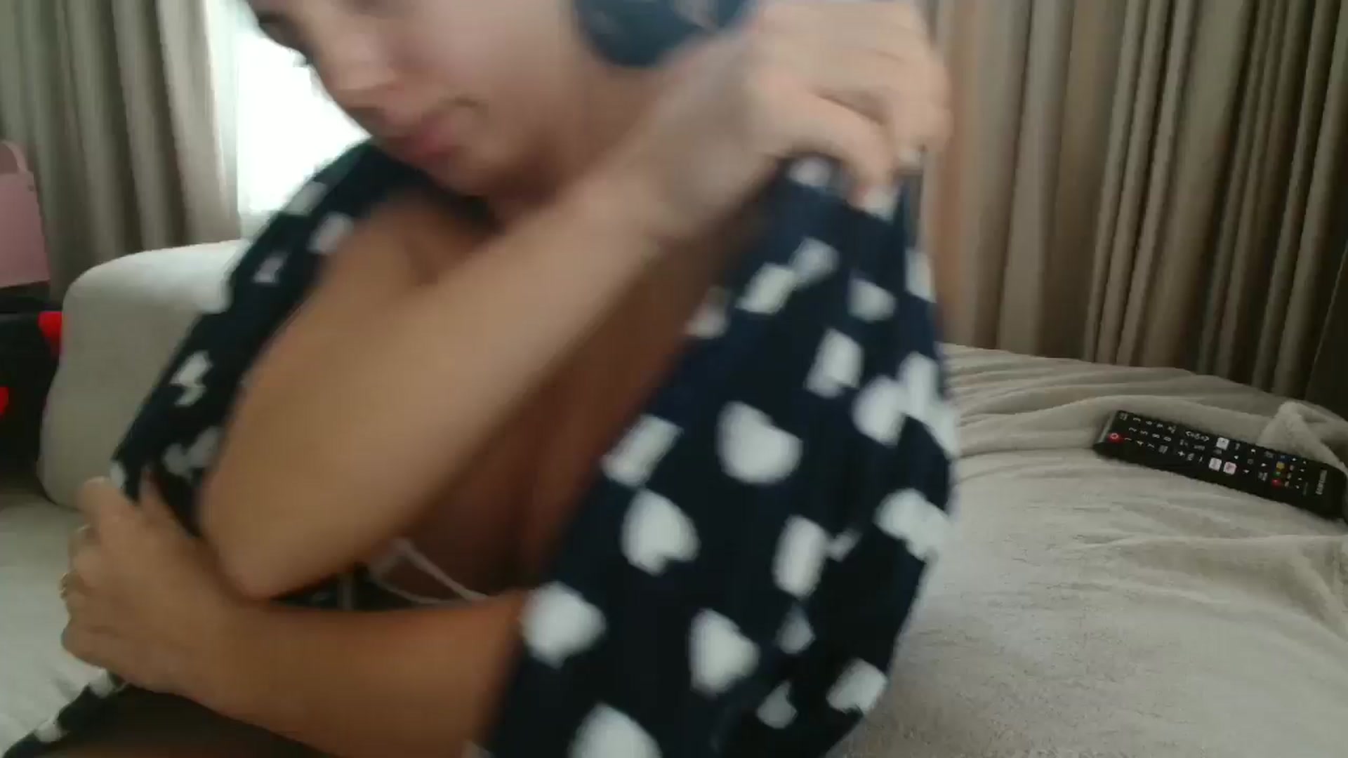 Gallery image thumbnail from Kandy_C's myfreecams stream on, 04/14/2025, 13:34 image 1 of 20