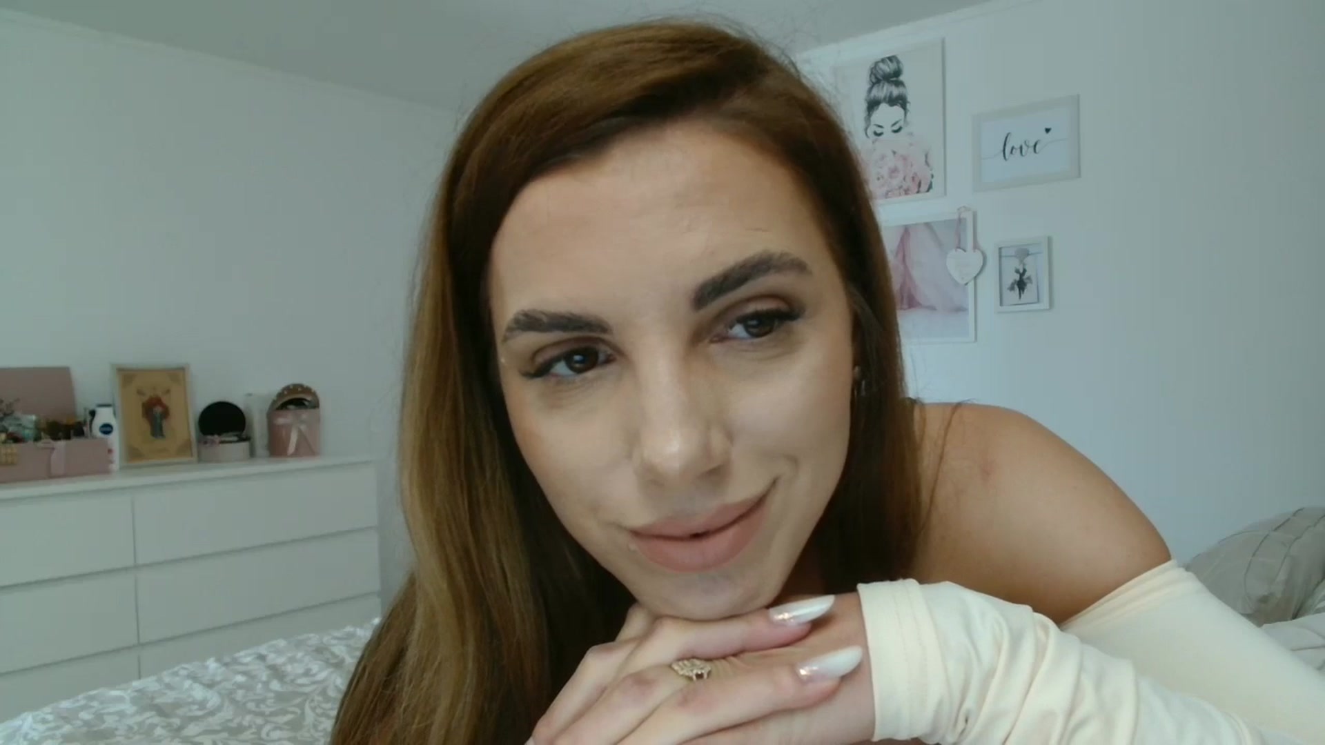 Gallery image thumbnail from Kandy_C's myfreecams stream on, 05/21/2025, 12:28 image 19 of 20