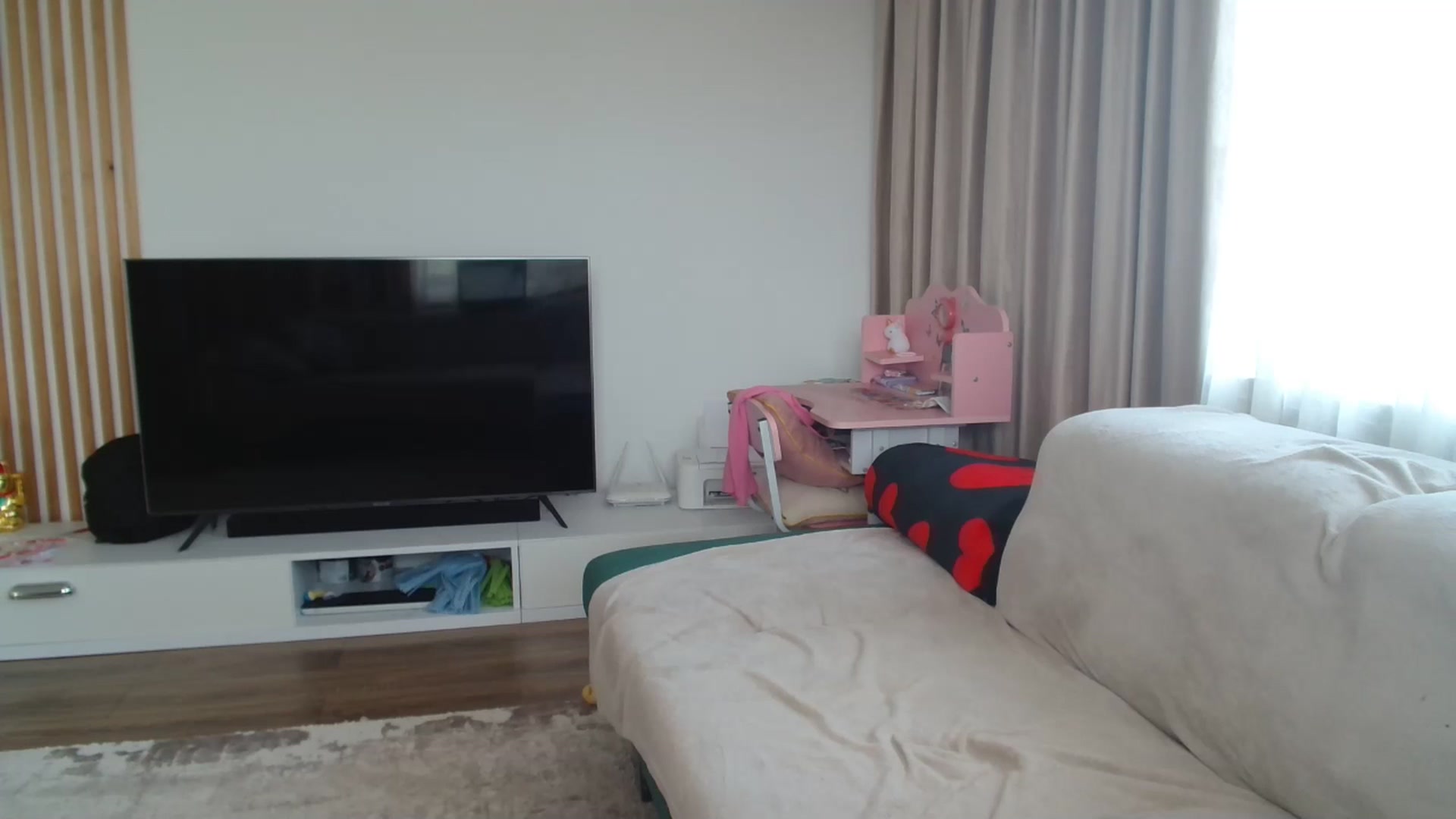 Gallery image thumbnail from Kandy_C's myfreecams stream on, 06/10/2025, 13:40 image 14 of 20