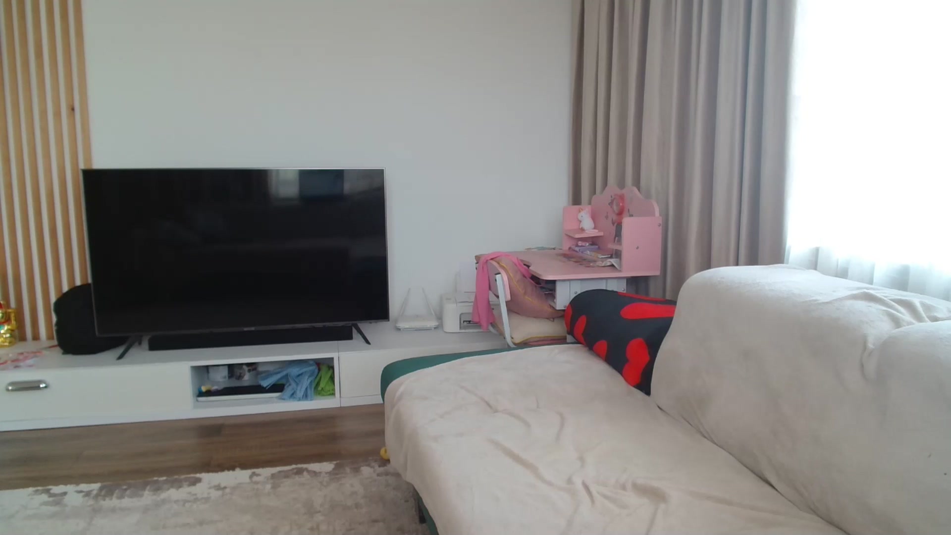 Gallery image thumbnail from Kandy_C's myfreecams stream on, 06/10/2025, 13:40 image 12 of 20
