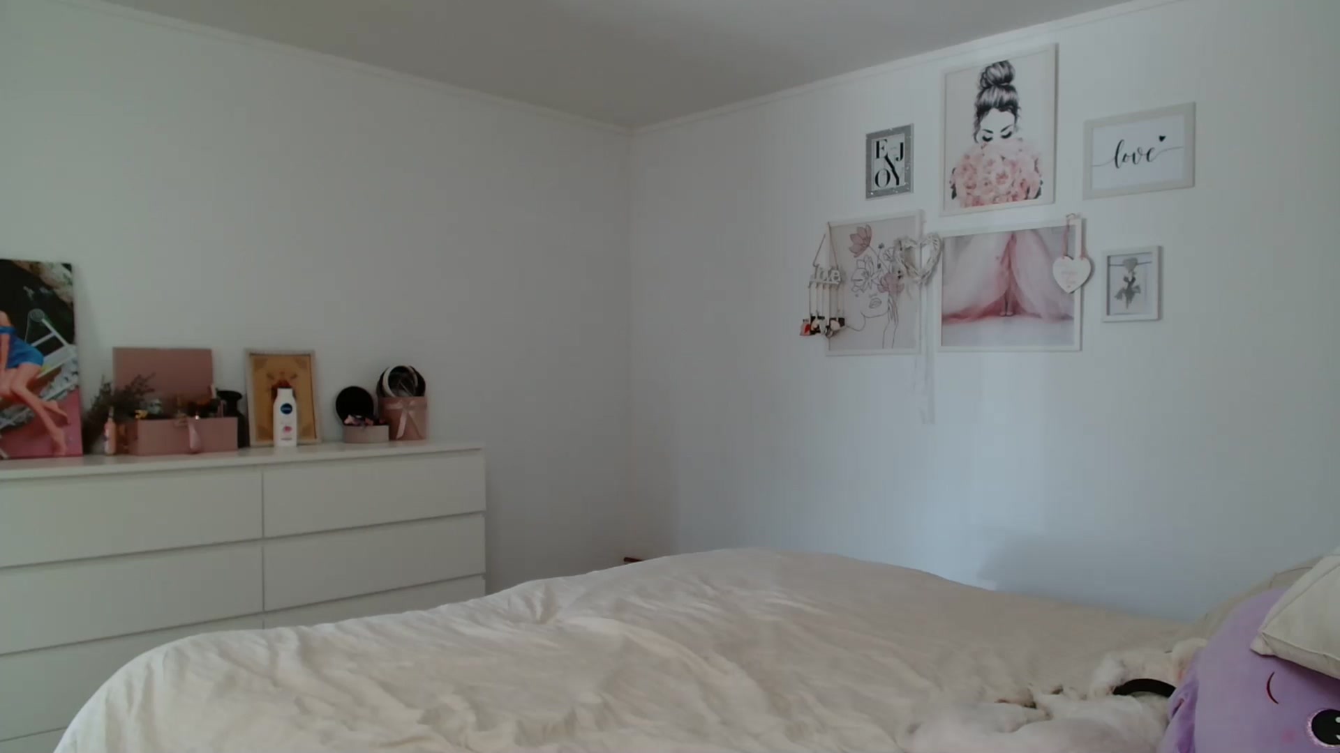 Gallery image thumbnail from Kandy_C's myfreecams stream on, 06/27/2025, 12:27 image 9 of 20