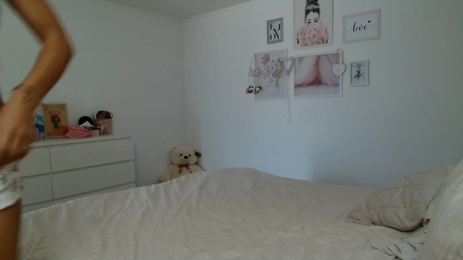 Gallery image thumbnail from Kandy_C's myfreecams stream on, 08/27/2025, 13:26 image 12 of 20