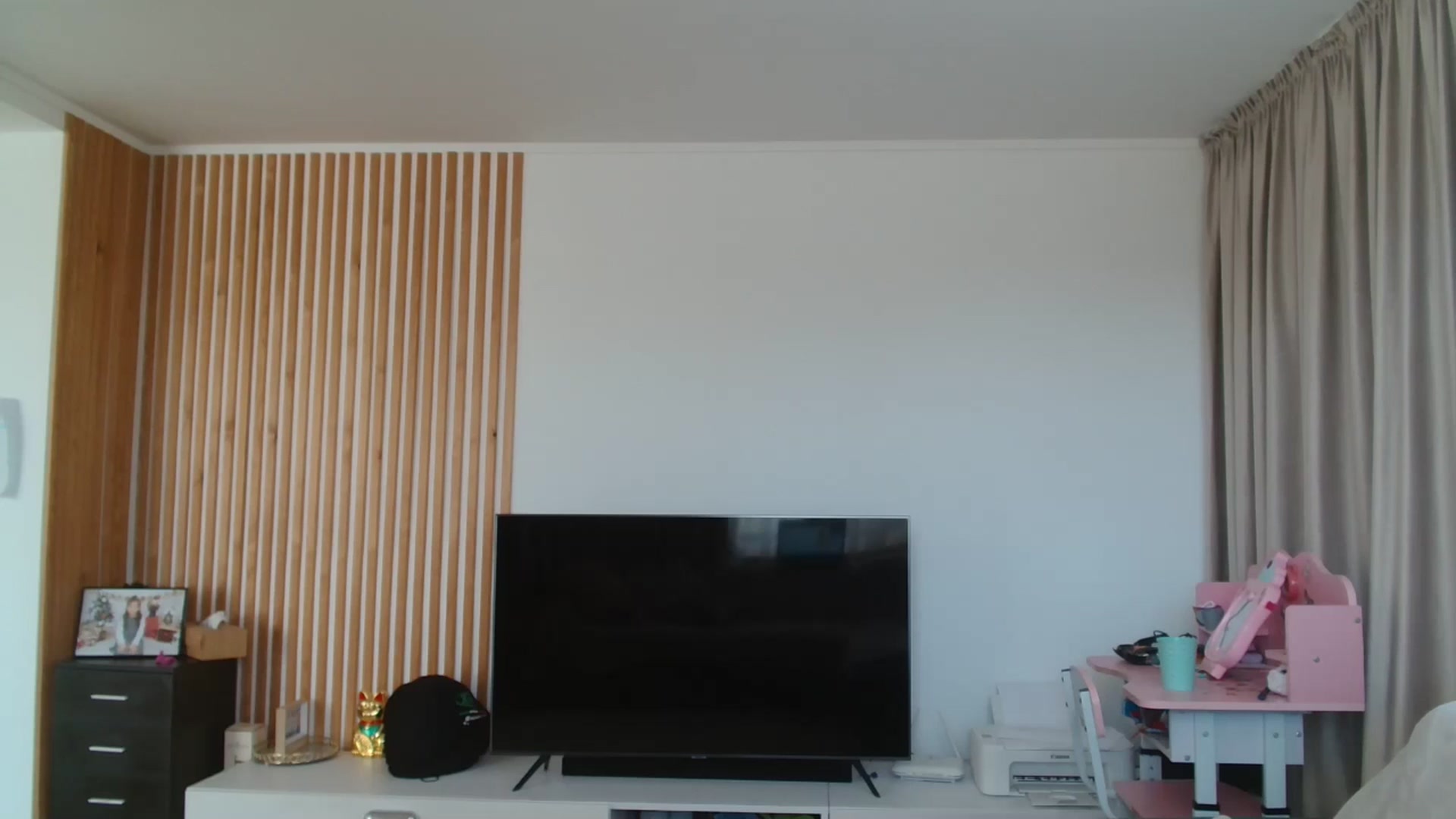 Gallery image thumbnail from Kandy_C's myfreecams stream on, 09/23/2025, 14:07 image 7 of 20