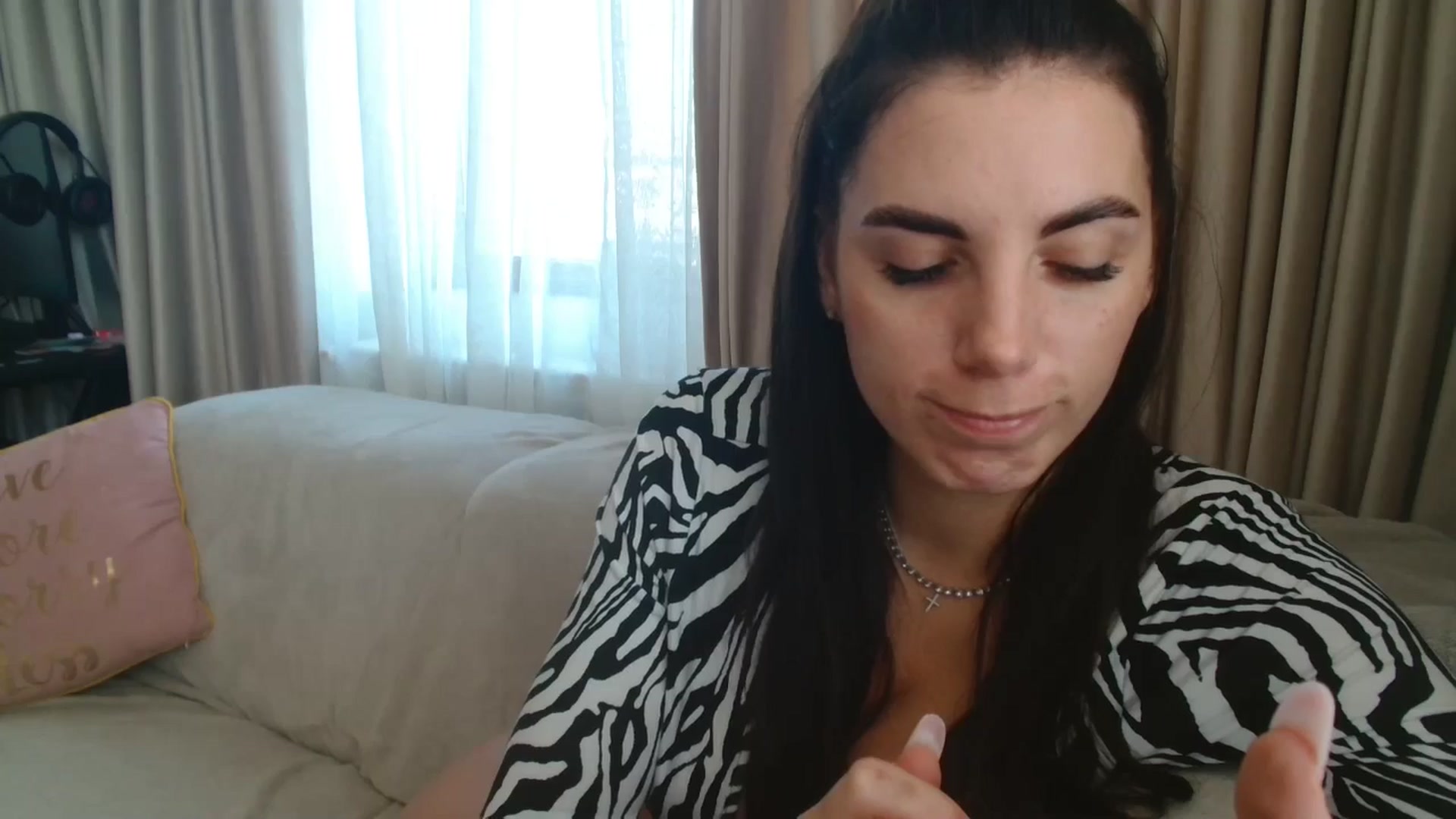 Gallery image thumbnail from Kandy_C's myfreecams stream on, 10/22/2025, 12:55 image 14 of 20