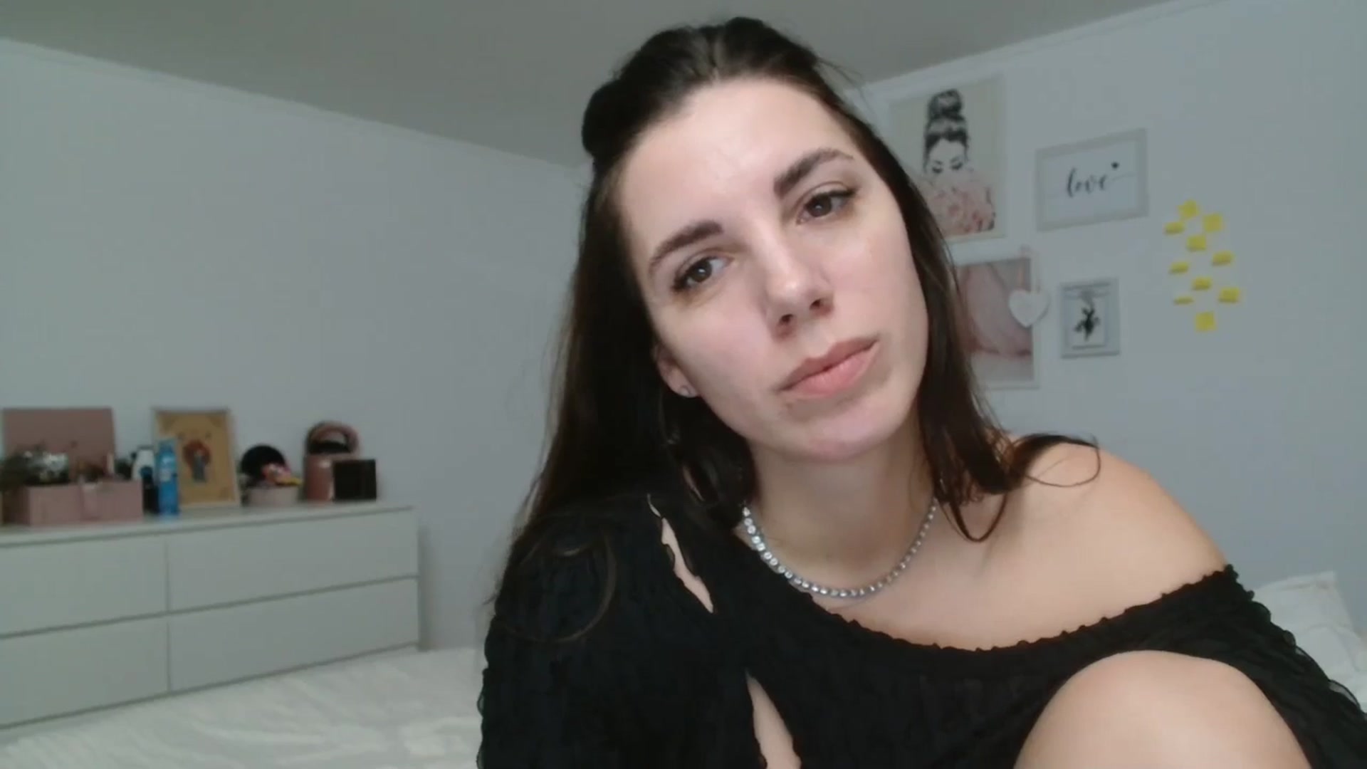 Gallery image thumbnail from Kandy_C's myfreecams stream on, 12/02/2025, 15:15 image 4 of 20