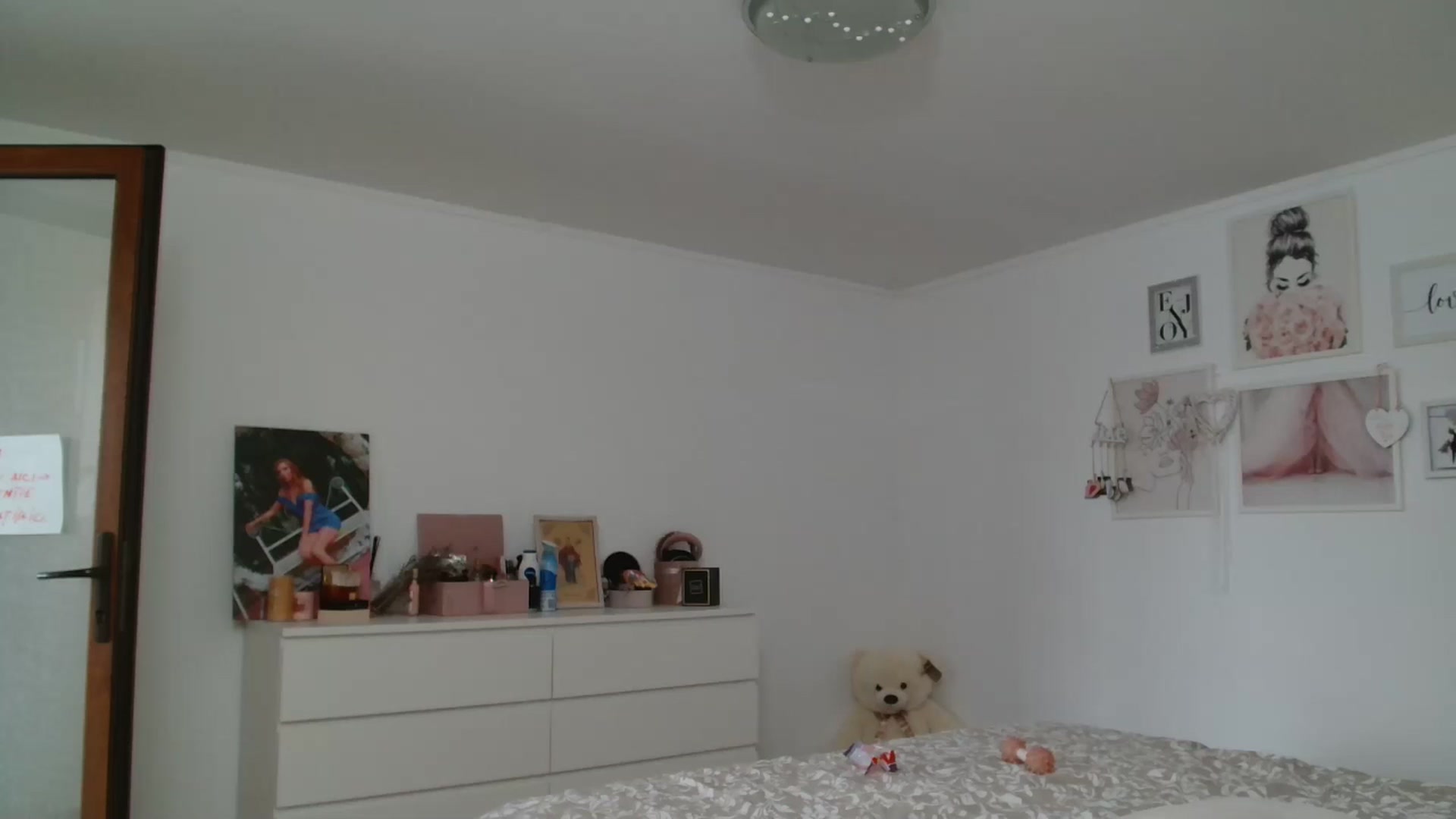 Gallery image thumbnail from Kandy_C's myfreecams stream on, 12/04/2025, 14:07 image 12 of 20