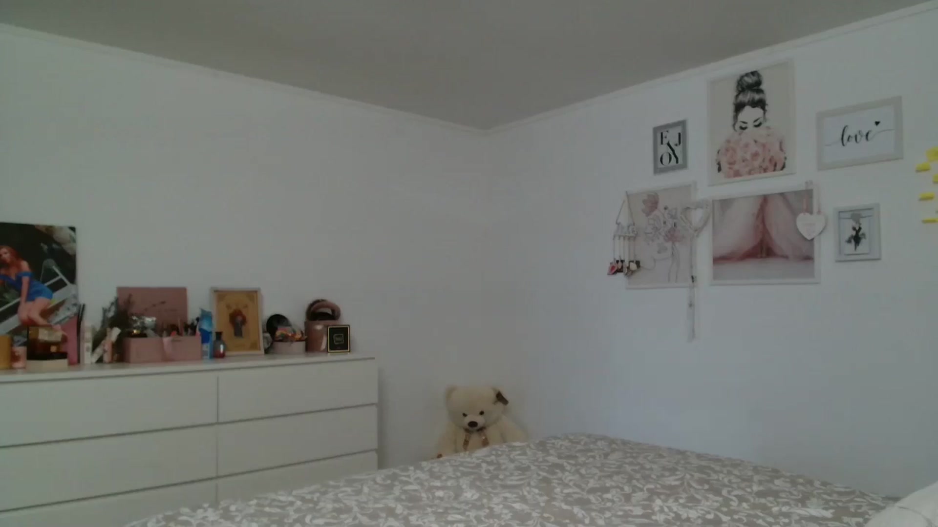 Gallery image thumbnail from Kandy_C's myfreecams stream on, 12/24/2025, 13:46 image 6 of 20