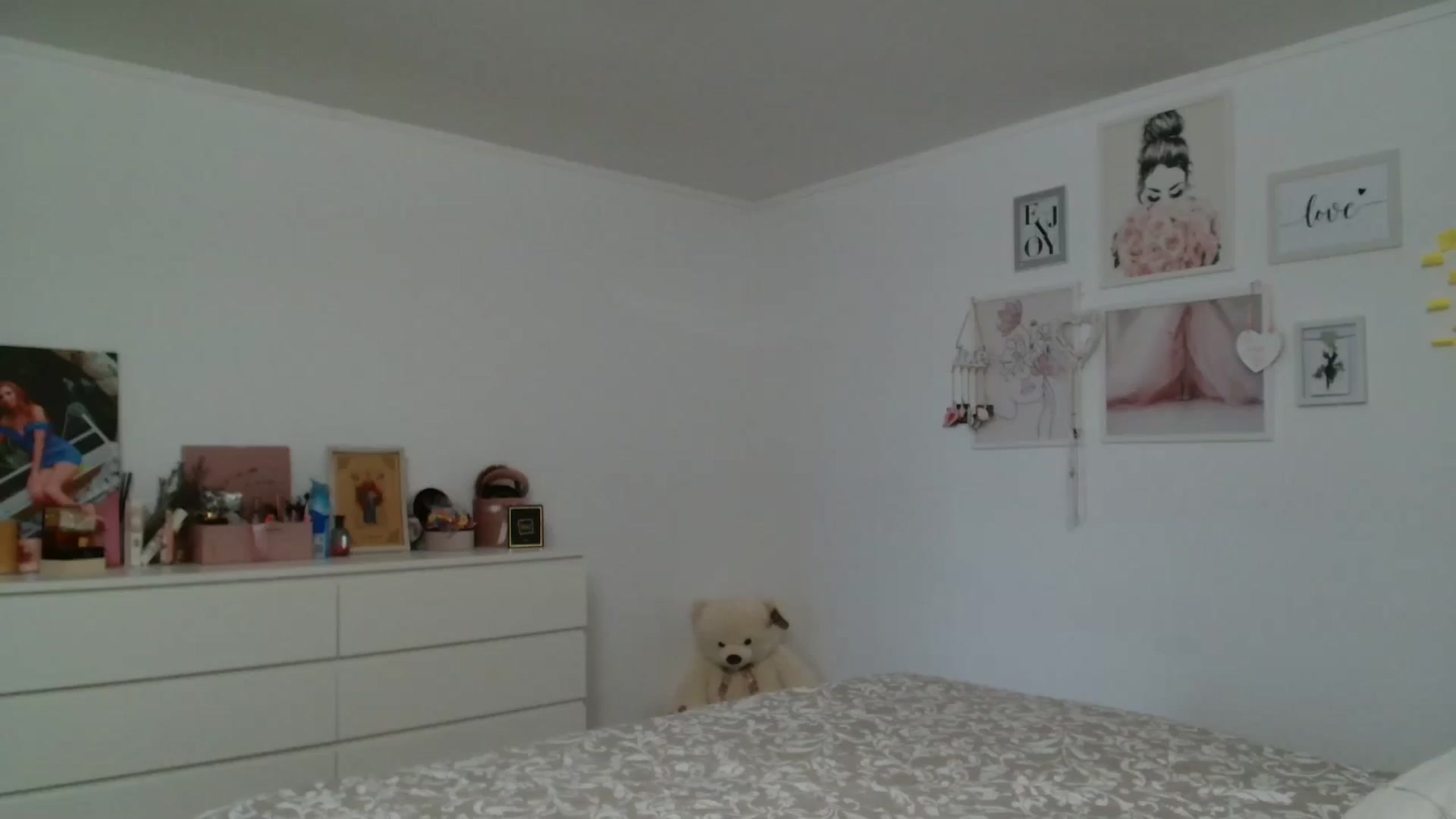 Gallery image thumbnail from Kandy_C's myfreecams stream on, 12/24/2025, 13:46 image 4 of 20