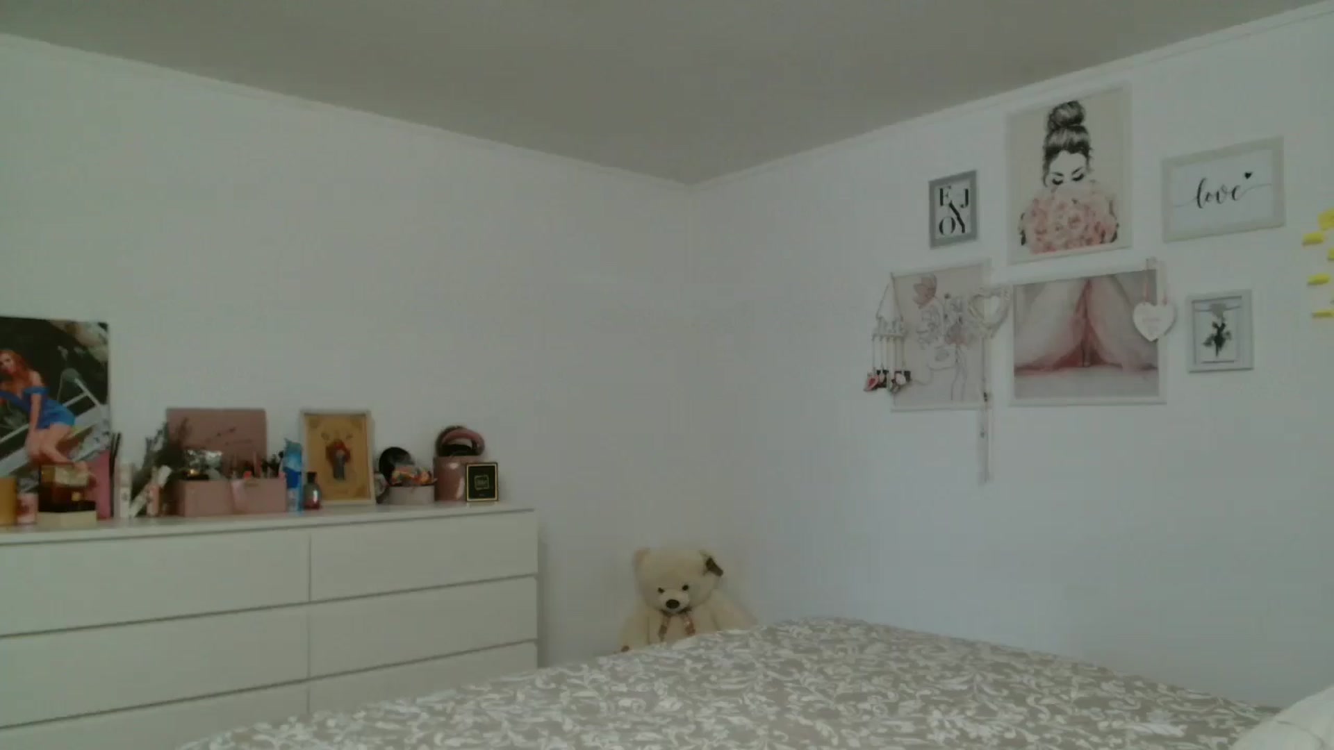 Gallery image thumbnail from Kandy_C's myfreecams stream on, 12/24/2025, 13:46 image 9 of 20