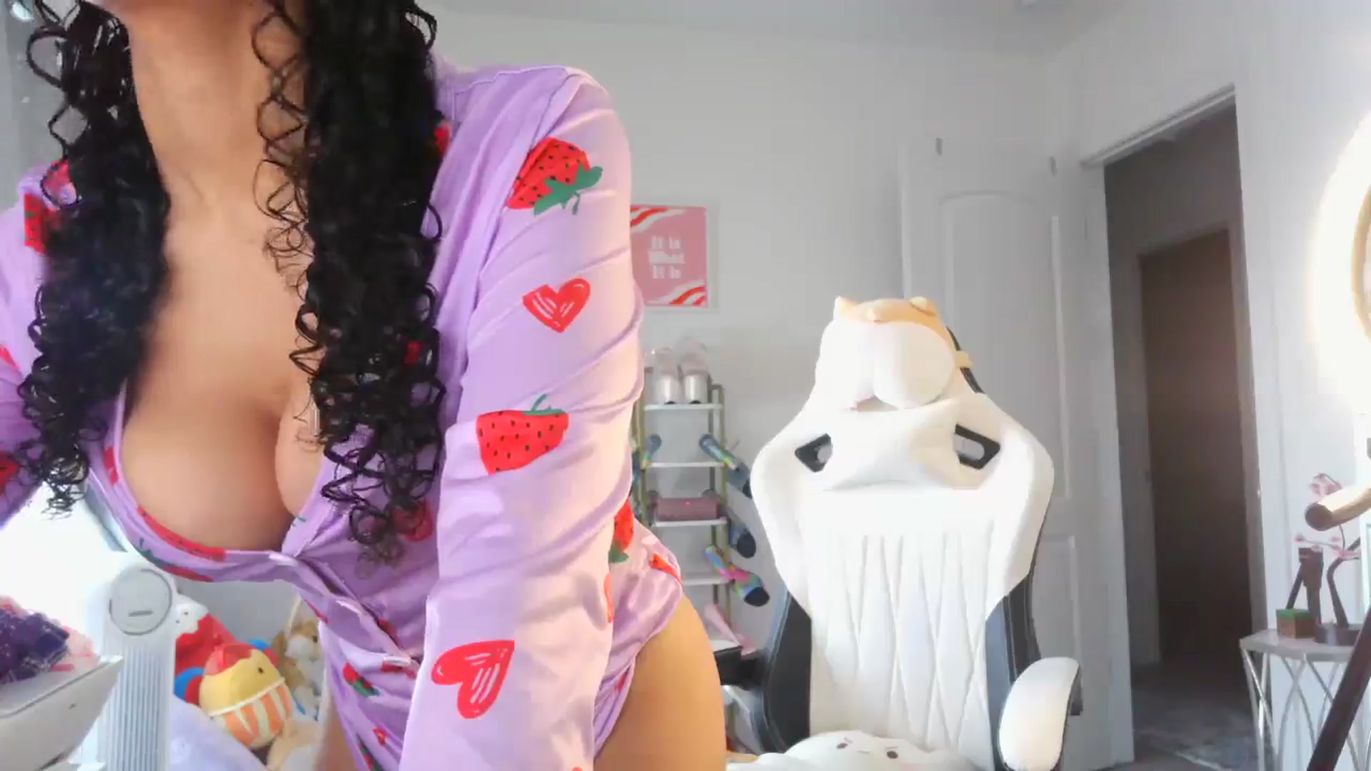 Gallery image thumbnail from Kapri_sunxo's myfreecams stream on, 02/20/2025, 16:04 image 7 of 20