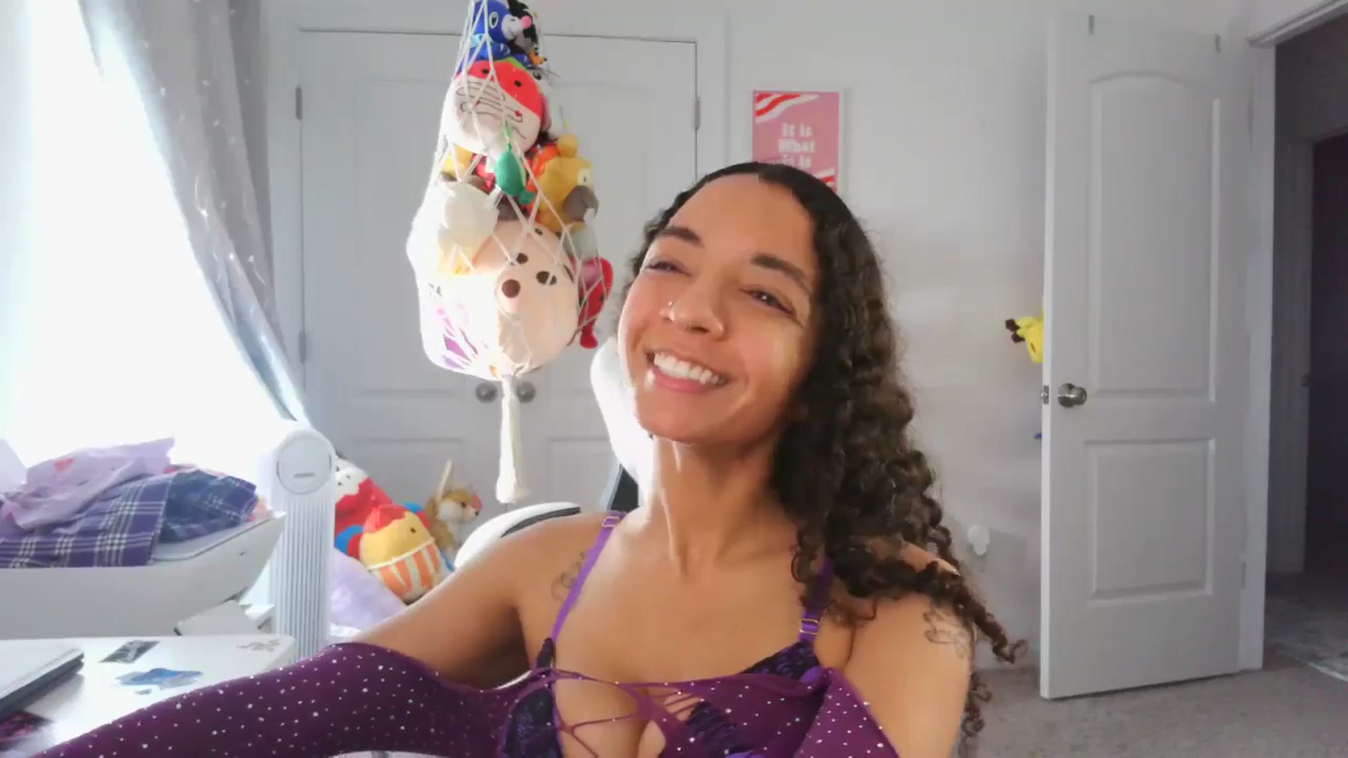 Gallery image thumbnail from Kapri_sunxo's myfreecams stream on, 02/20/2025, 17:53 image 18 of 20